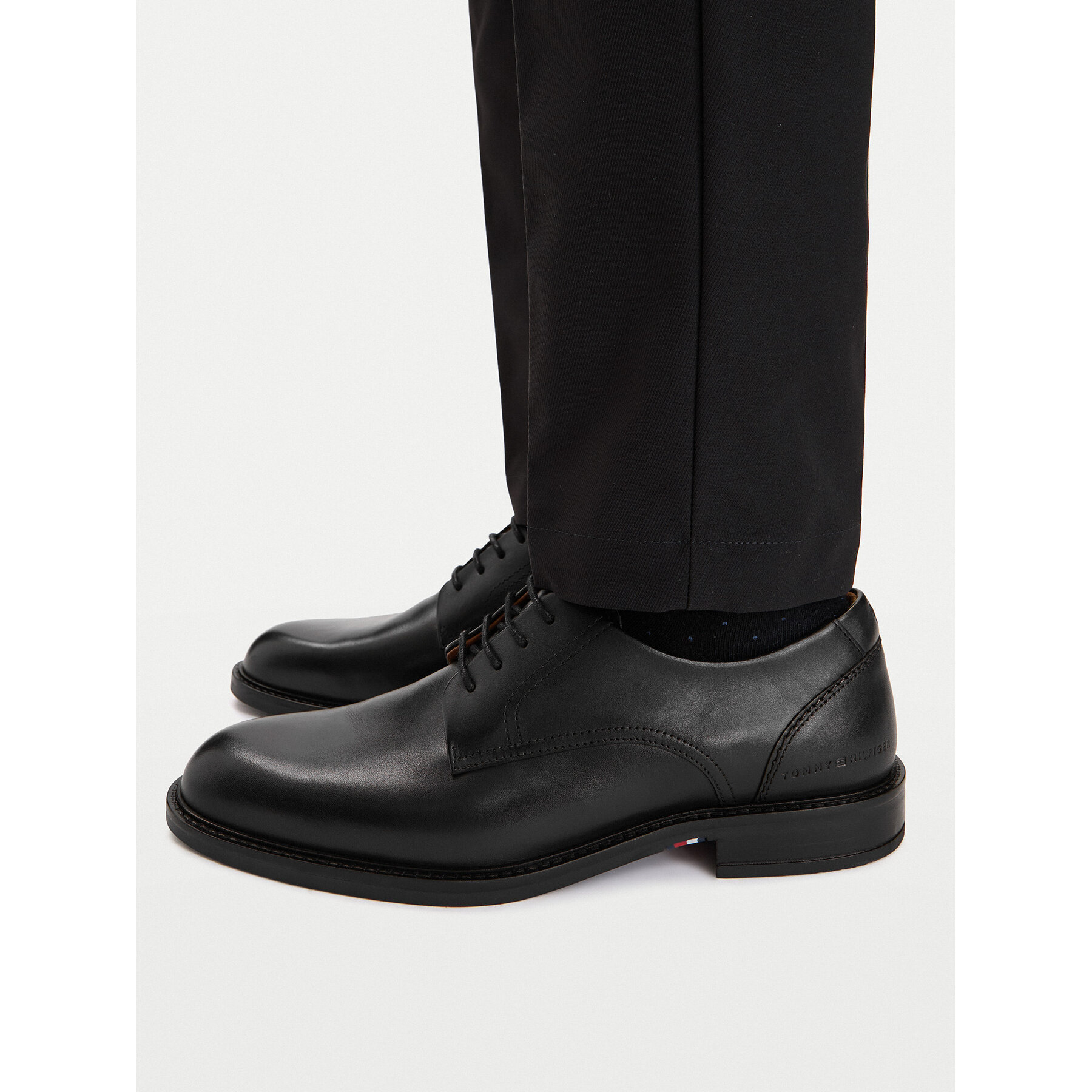Oxford čevlji Tommy Hilfiger Corporate Dressy Lth FM0FM06023 Črna