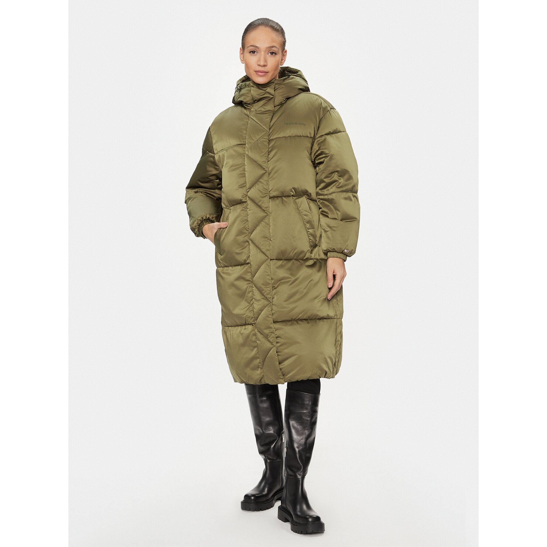 Tommy Jeans Winterjacke Satin DW0DW16587 Grün Relaxed Fit