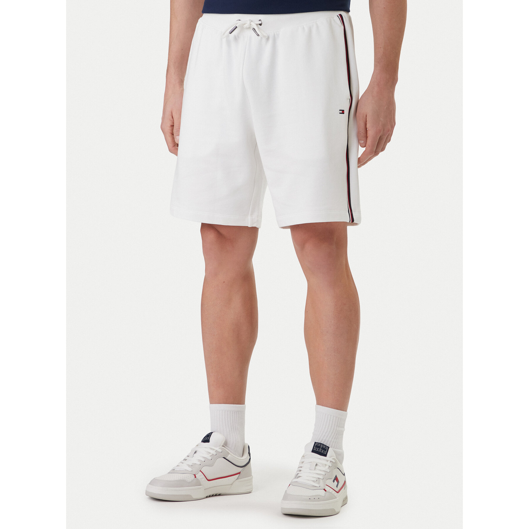 Tommy Hilfiger Sportshorts Global Stripe MW0MW42883 Weiß Regular Fit