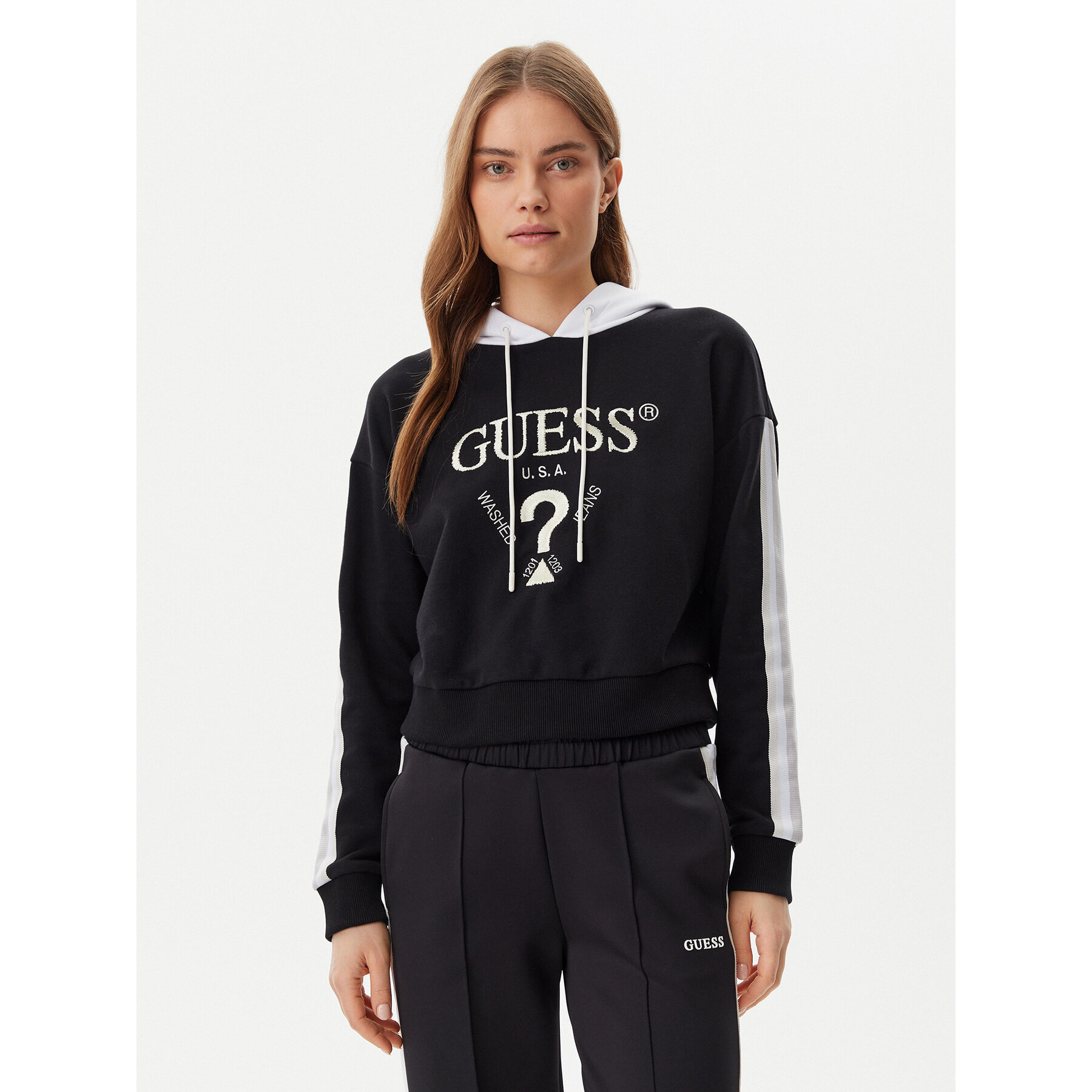Guess Sweatshirt V5GQ17 KCRT1 Schwarz Regular Fit