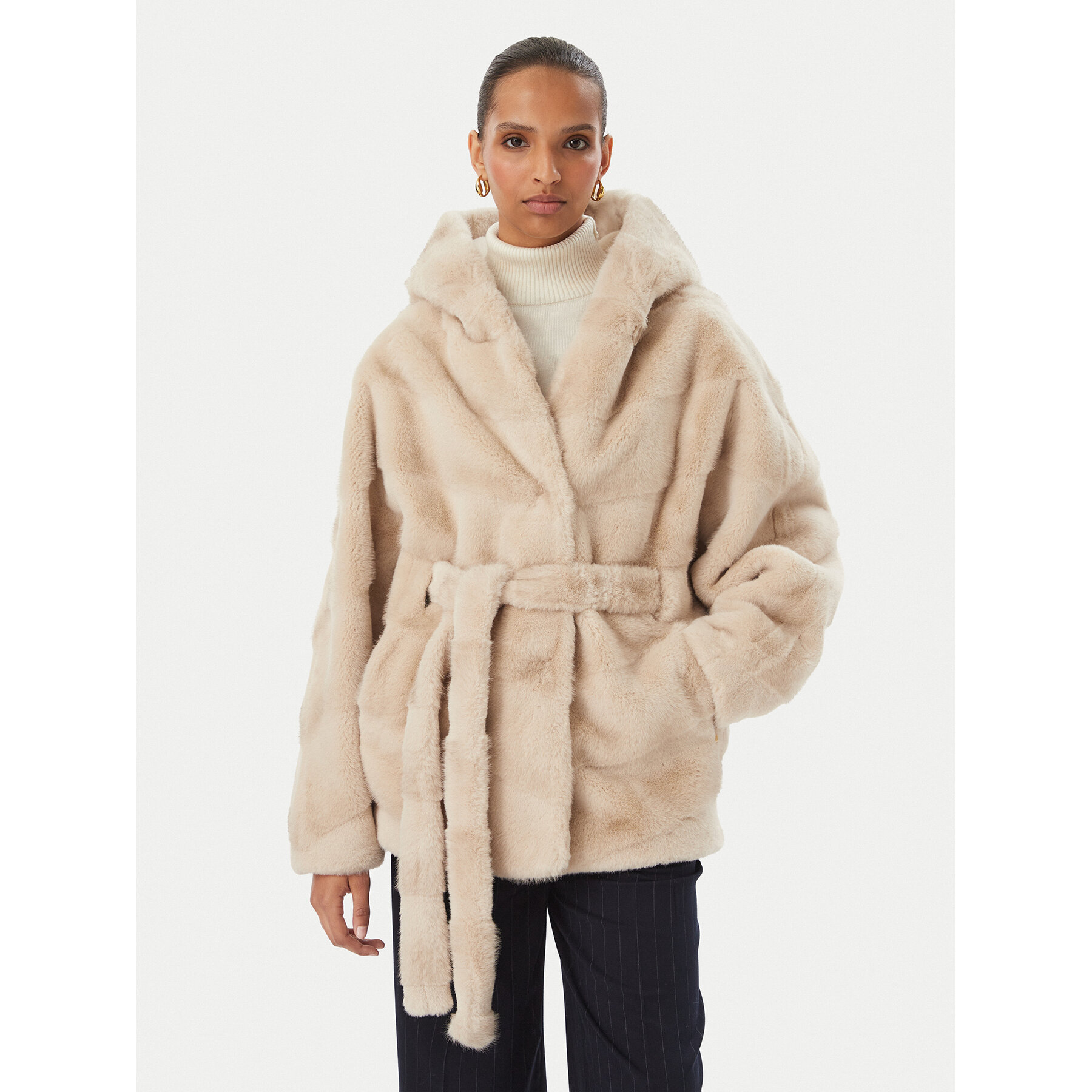 Rinascimento Pelzmantel CFC0127050003 Beige Relaxed Fit