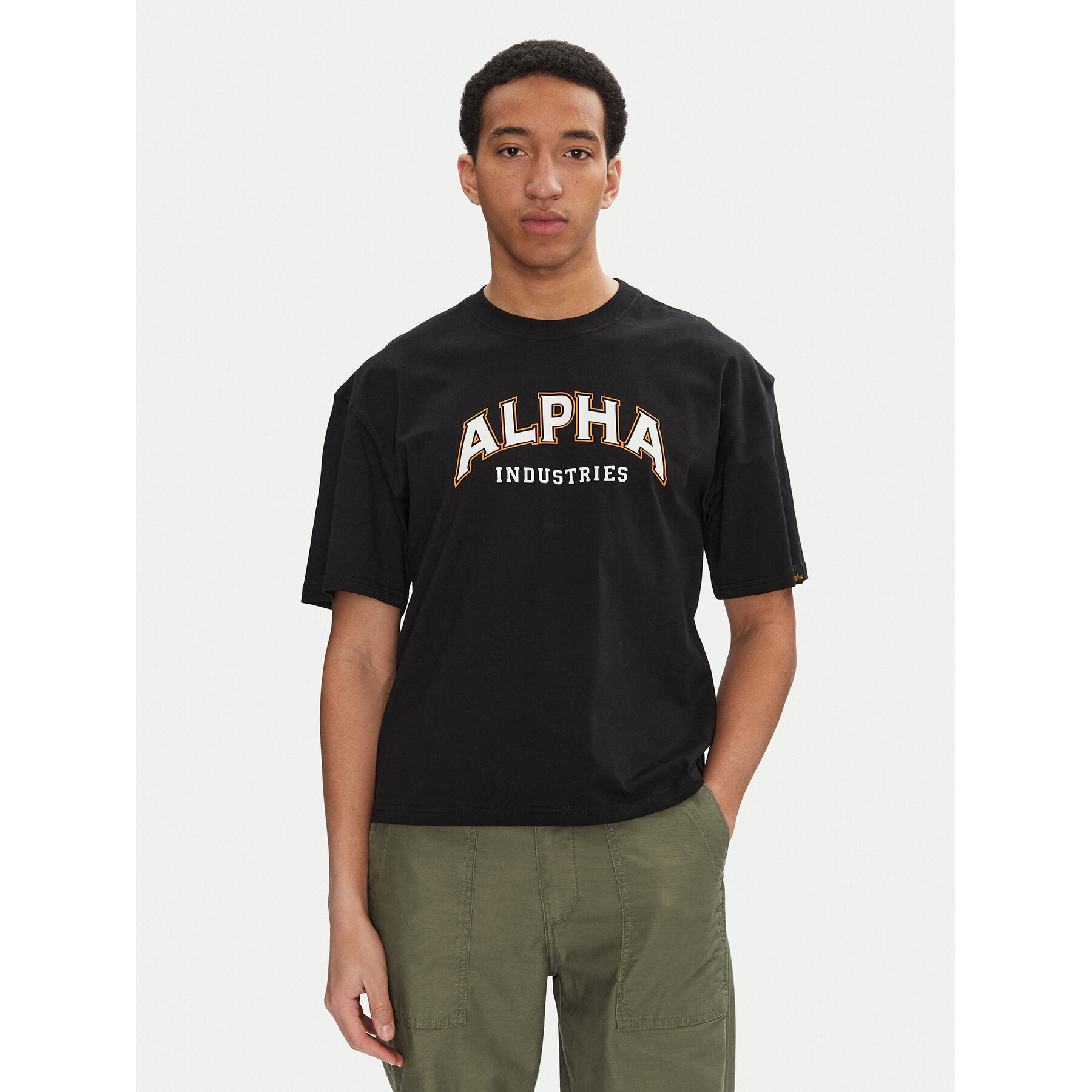 Alpha Industries Póló College 146501 Fekete Relaxed Fit