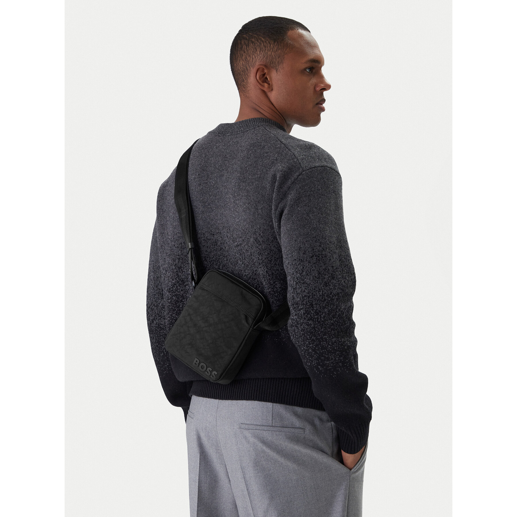 Мъжка чантичка BOSS 50558163 Черен