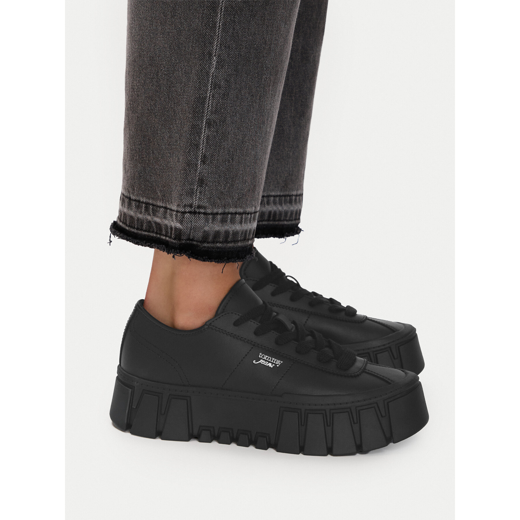 Sneakersy Tommy Jeans Tjw Platform Sneaker Leather Lc EN0EN03165 Čierna