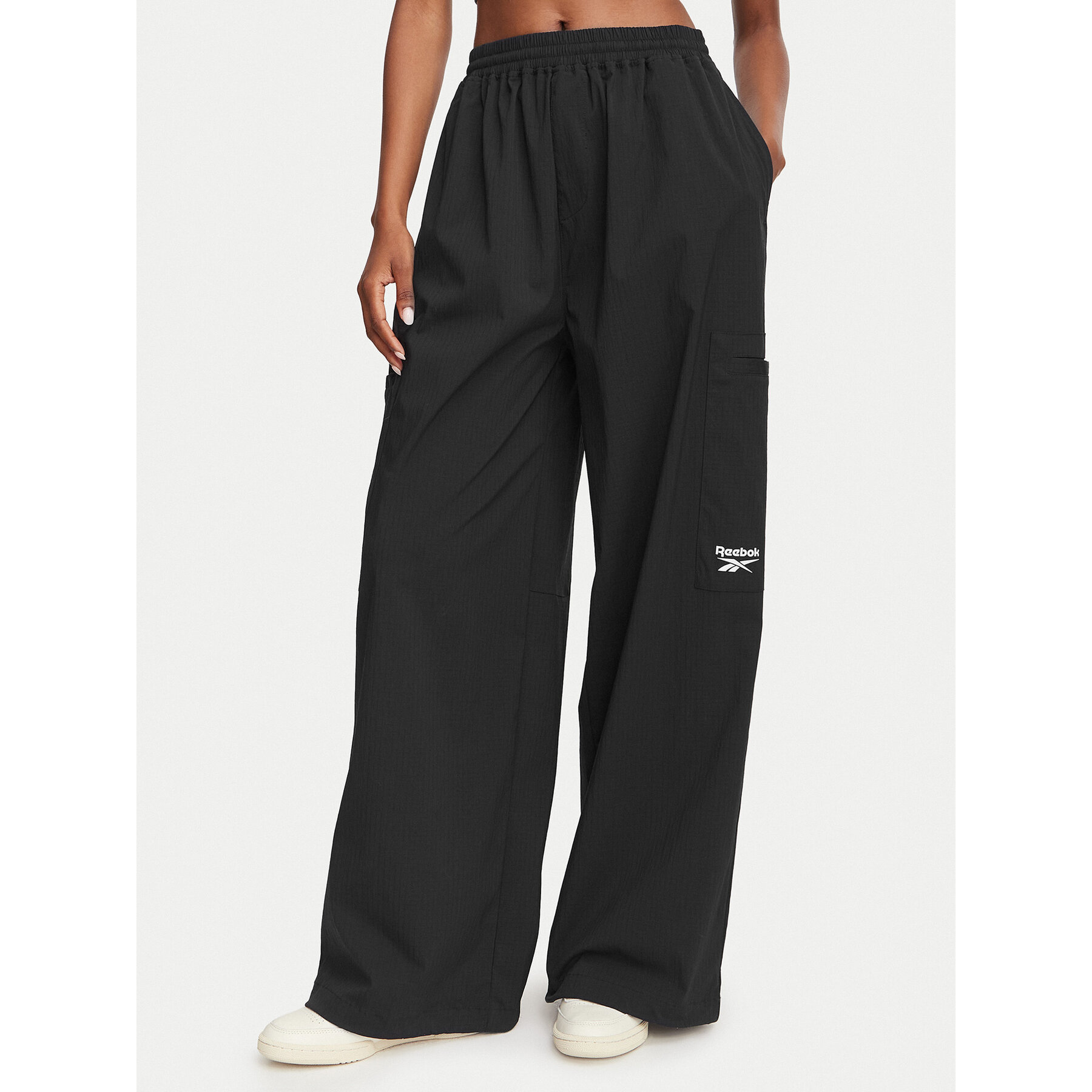 Reebok Παντελόνι φόρμας Zofia RK25679CCW Μαύρο Relaxed Fit