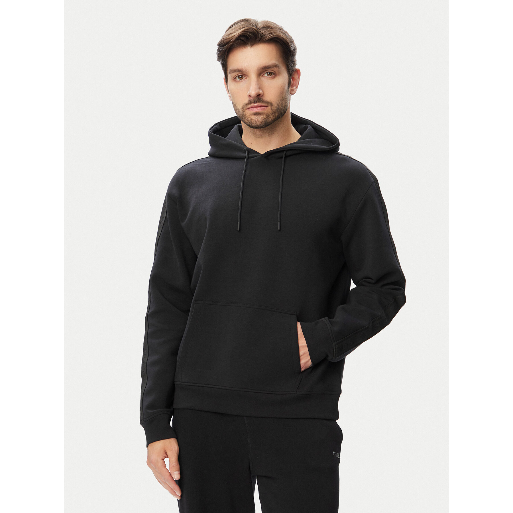 Guess Sweatshirt Z6YQ17 K4963 Schwarz Regular Fit