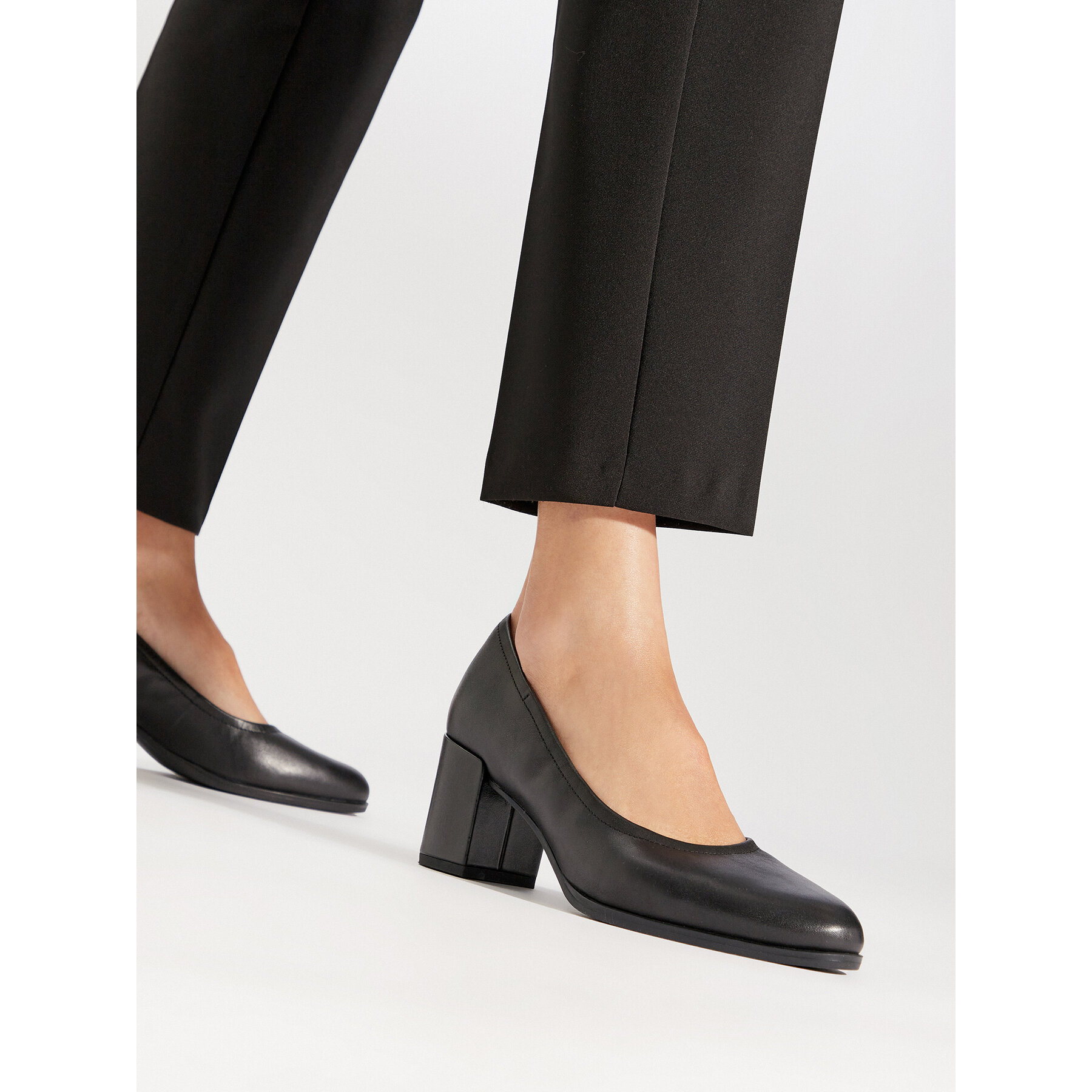 Pantofi pumps Clarks Freva 55 Court 261709644 Negru