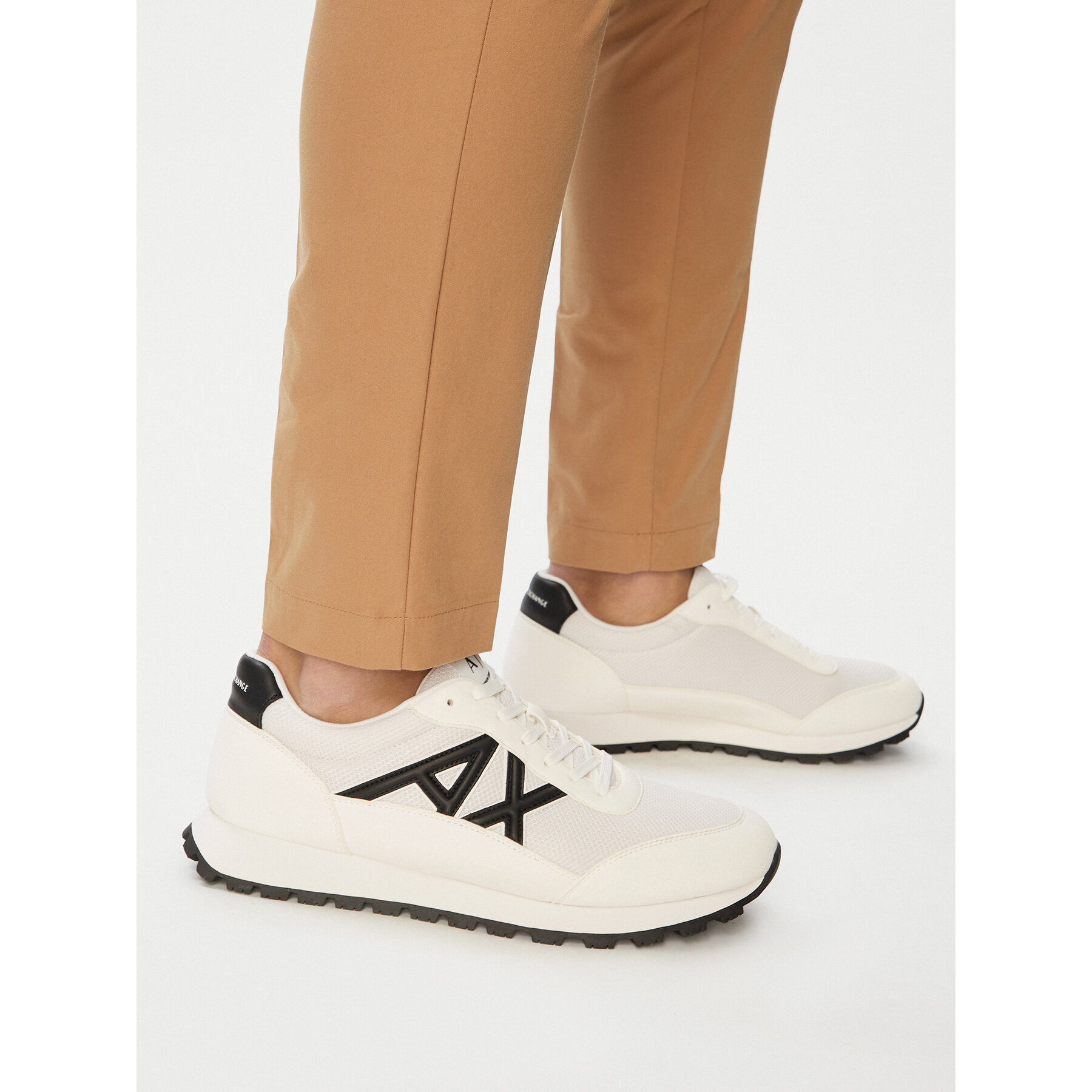 Superge Armani Exchange XM001960 AF19388 M0017 Bela