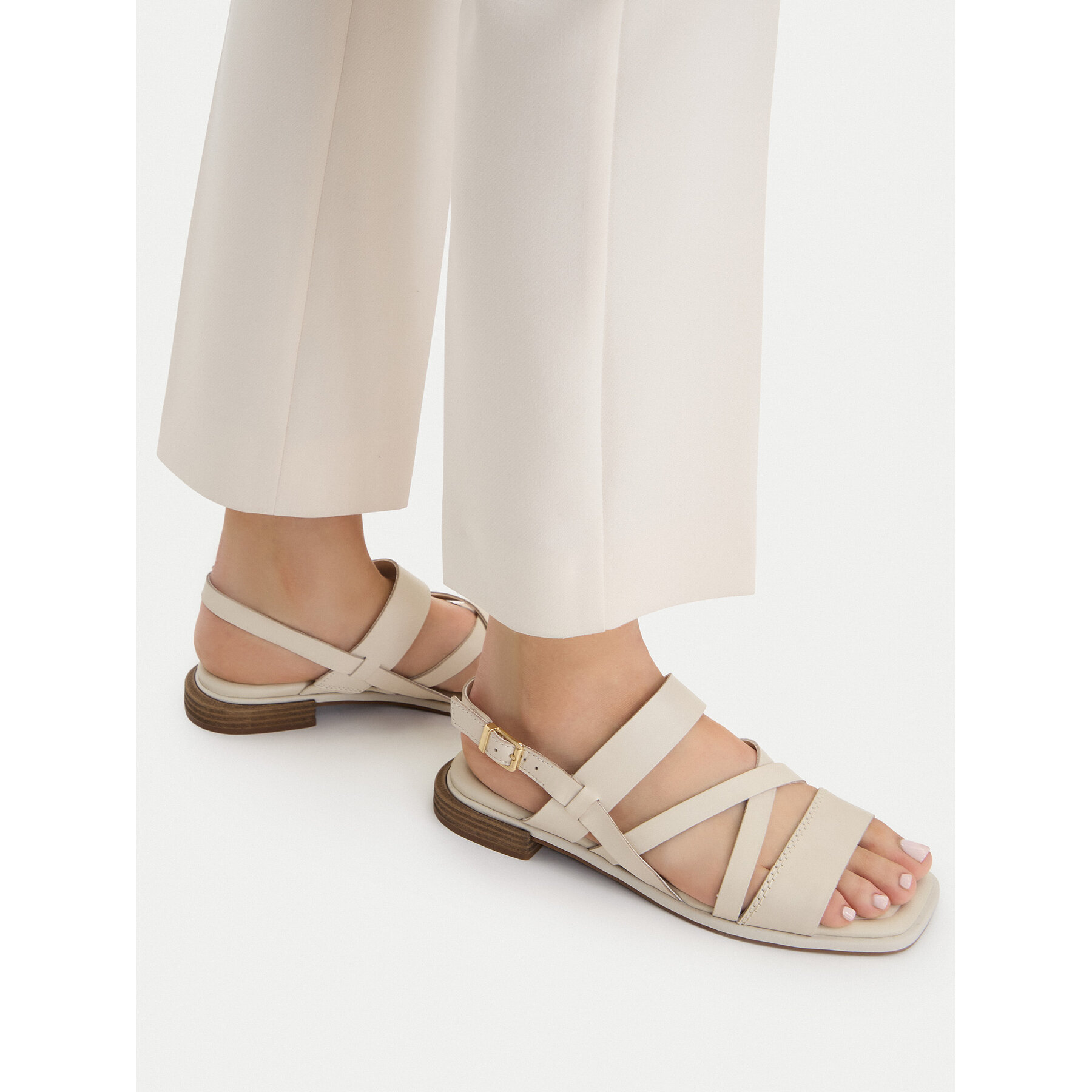 Sandali Clarks Ariany Strap 26186578 Écru
