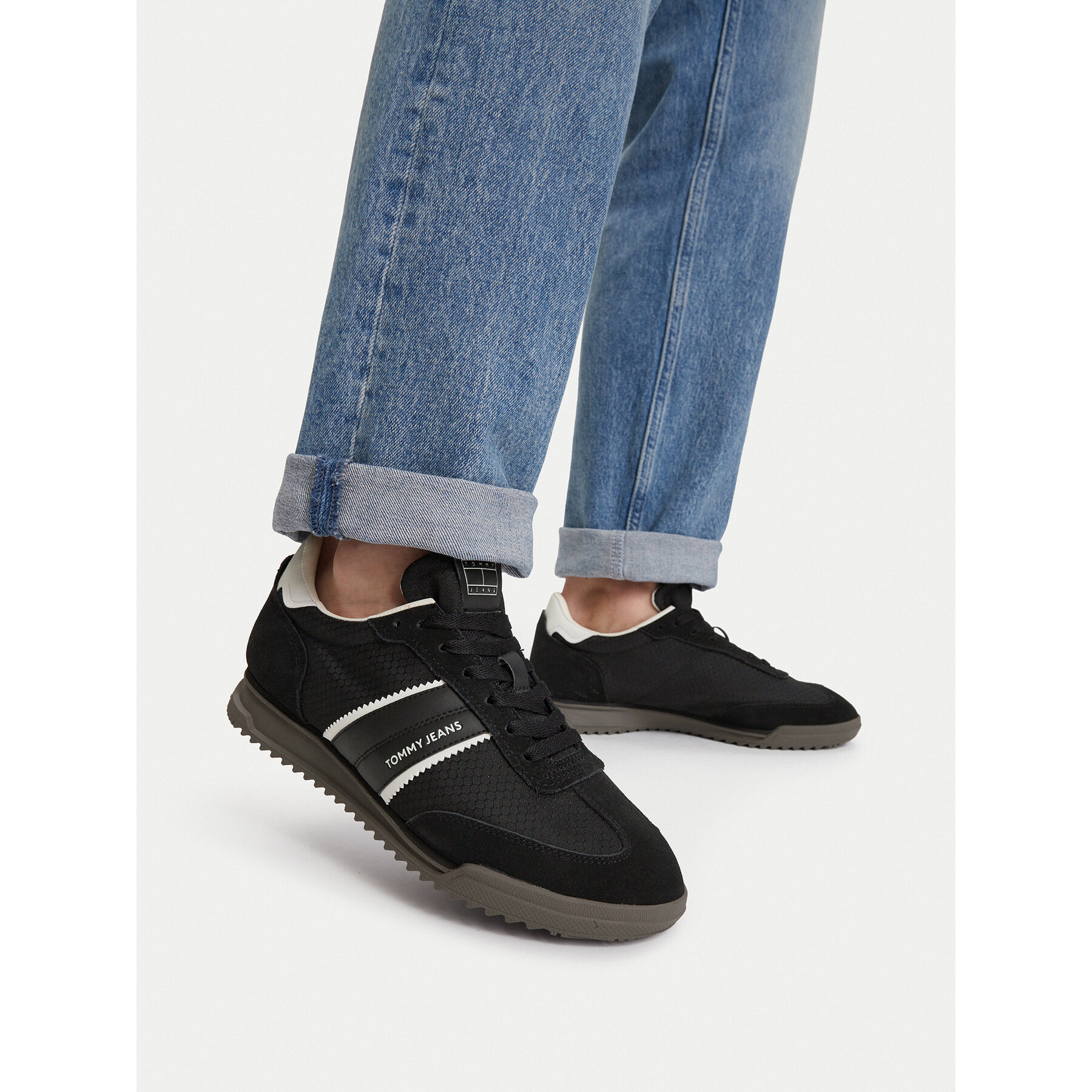 Tenisice Tommy Jeans Tjm Retro Runner Cleated Winter EM0EM01664 Crna