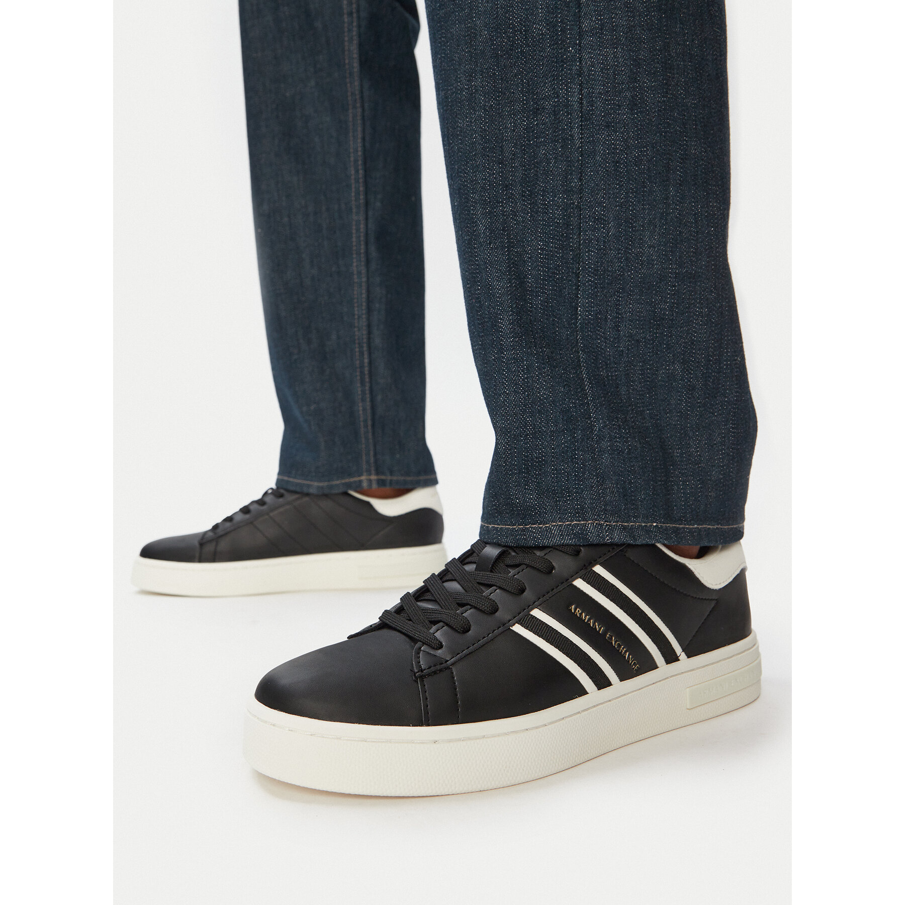 Сникърси Armani Exchange XM002198 AF21421 MC024 Черен