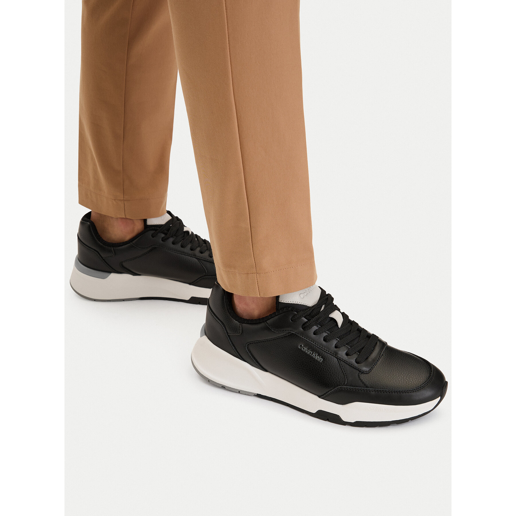 Snīkeri Calvin Klein City Runner Laceup Lth Mix HM0HM02309 Melns