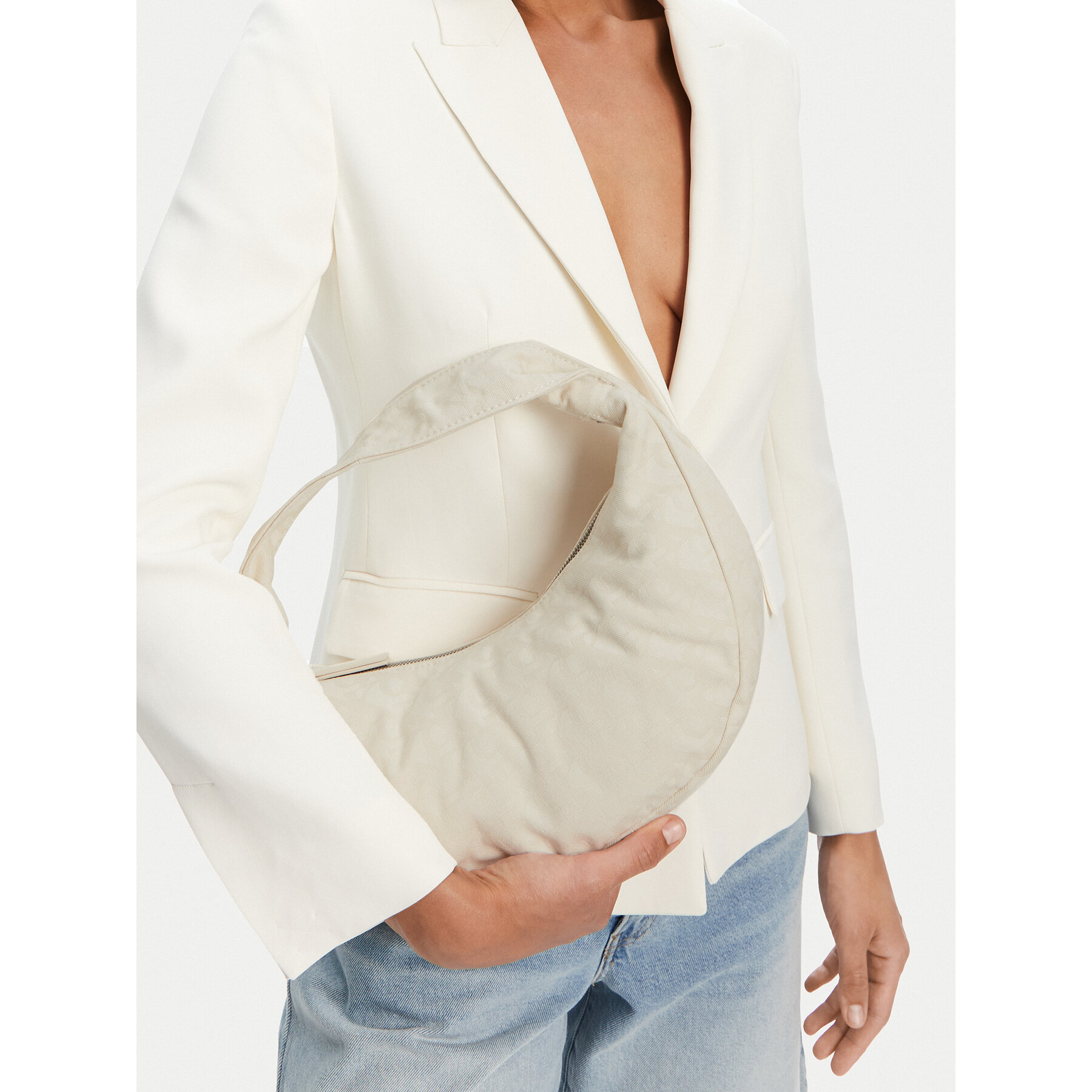 Geantă Calvin Klein Ckj Monogram Pinched Medium Shou LV04F3206G Écru