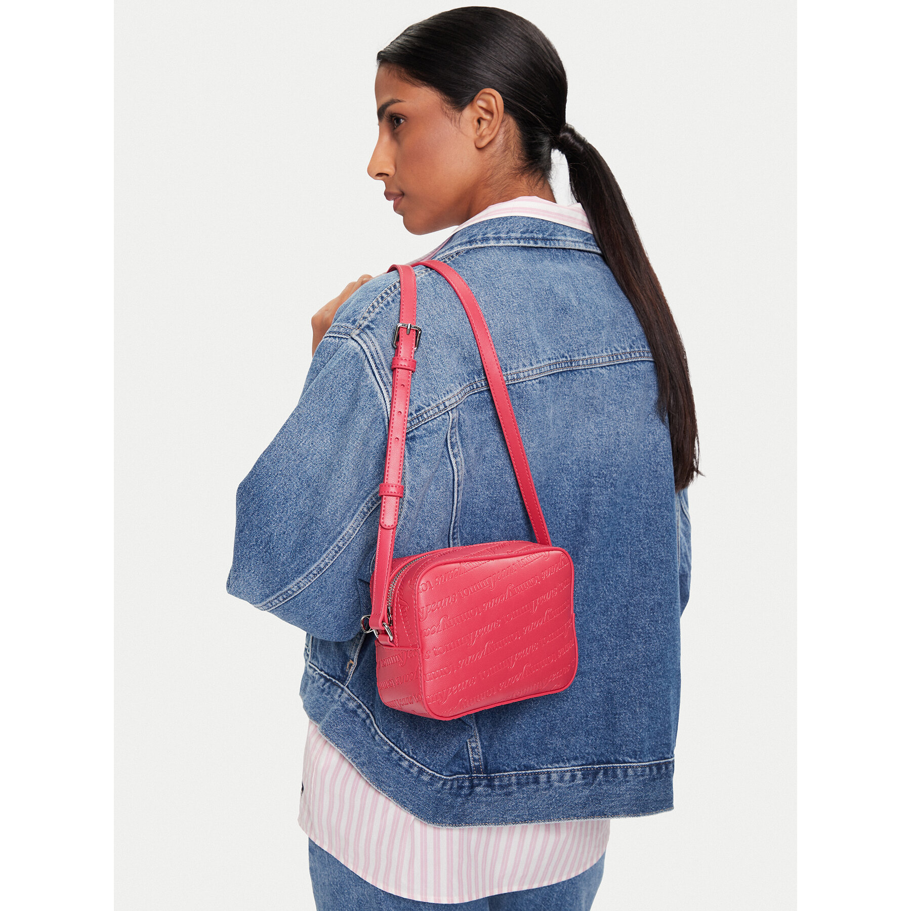 Ročna torba Tommy Jeans Tjw Must Aop Camera Bag AW0AW17865 Bordo rdeča