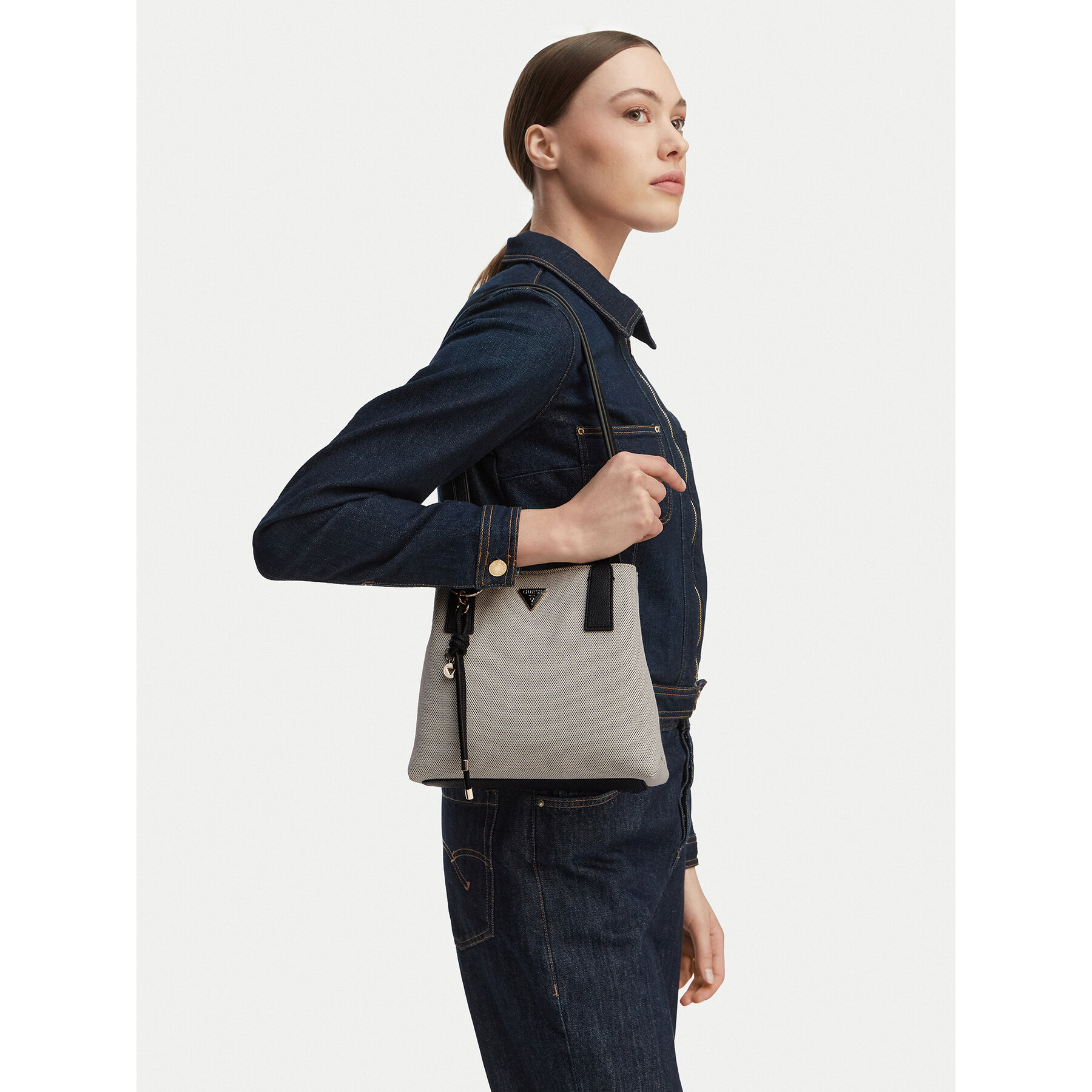 Τσάντα Guess Alice HWWG99 26220 Κρεμ