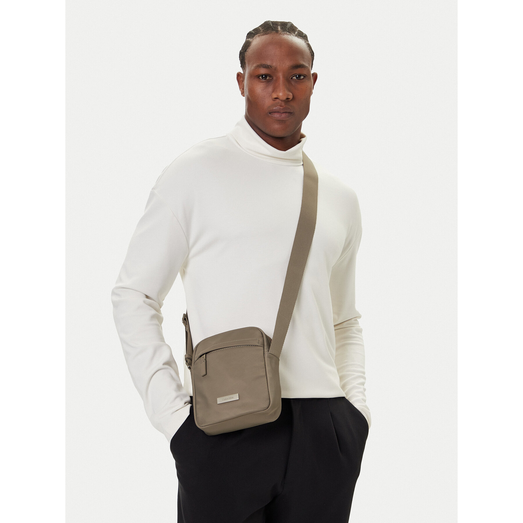 Válltáska Calvin Klein Sleek Reporter LV04D3180G Bézs