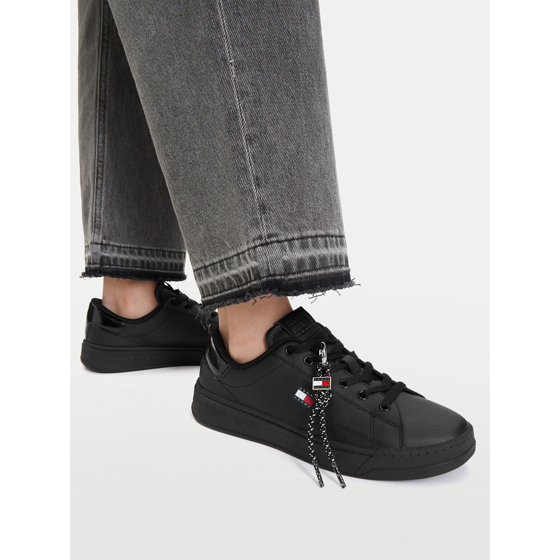 Сникърси Tommy Jeans Tjw Logo Sneaker EN0EN03129 Черен