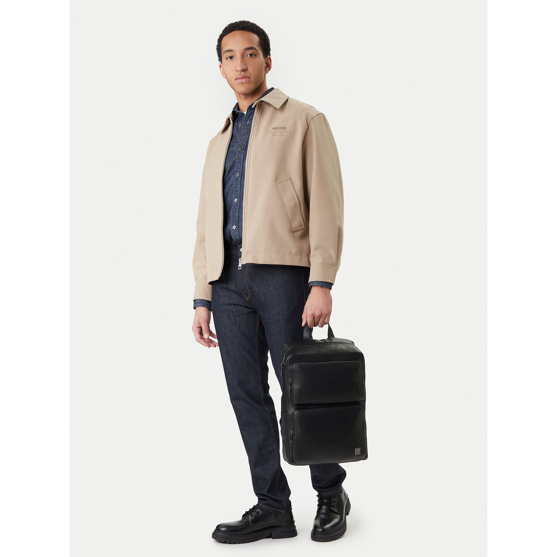Ruksak Calvin Klein Emblem Hw Slim Pocket Backpack LV04D3289G Crna