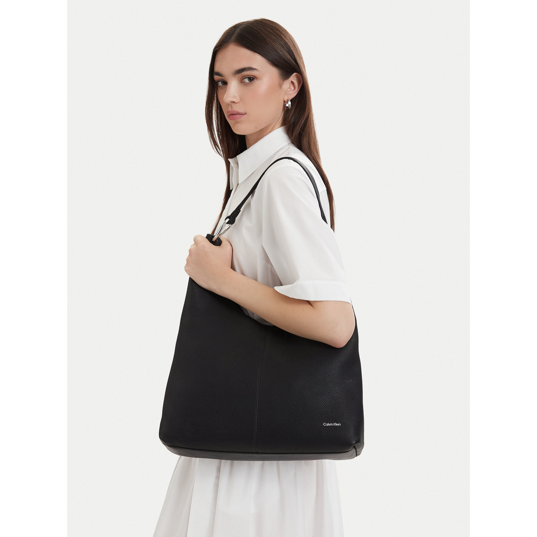 Дамска чанта Calvin Klein Slouchy Leather Md Shoulder Bag LV04F3543G Черен