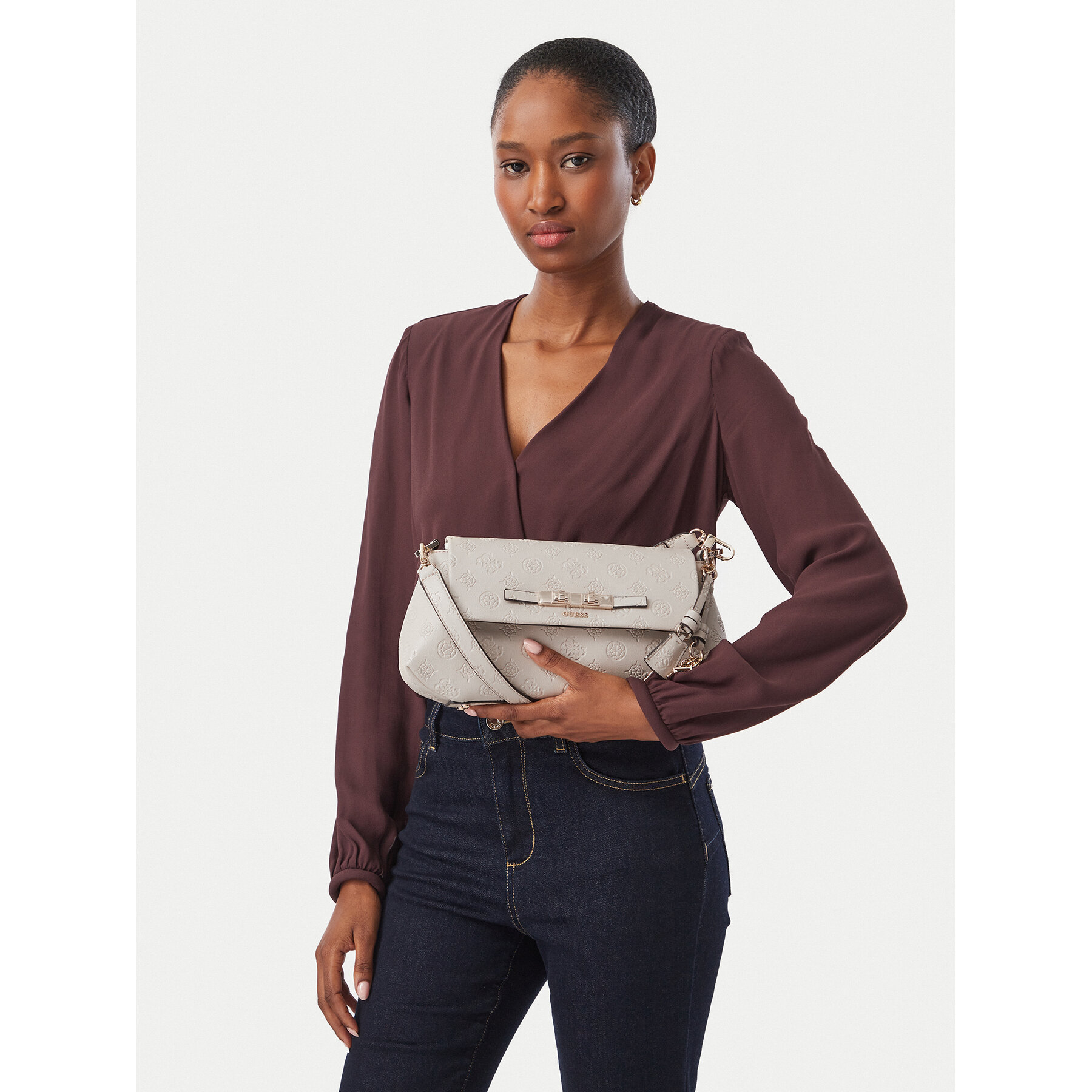 Дамска чанта Guess Carmella HWPD22 25200 Кремав