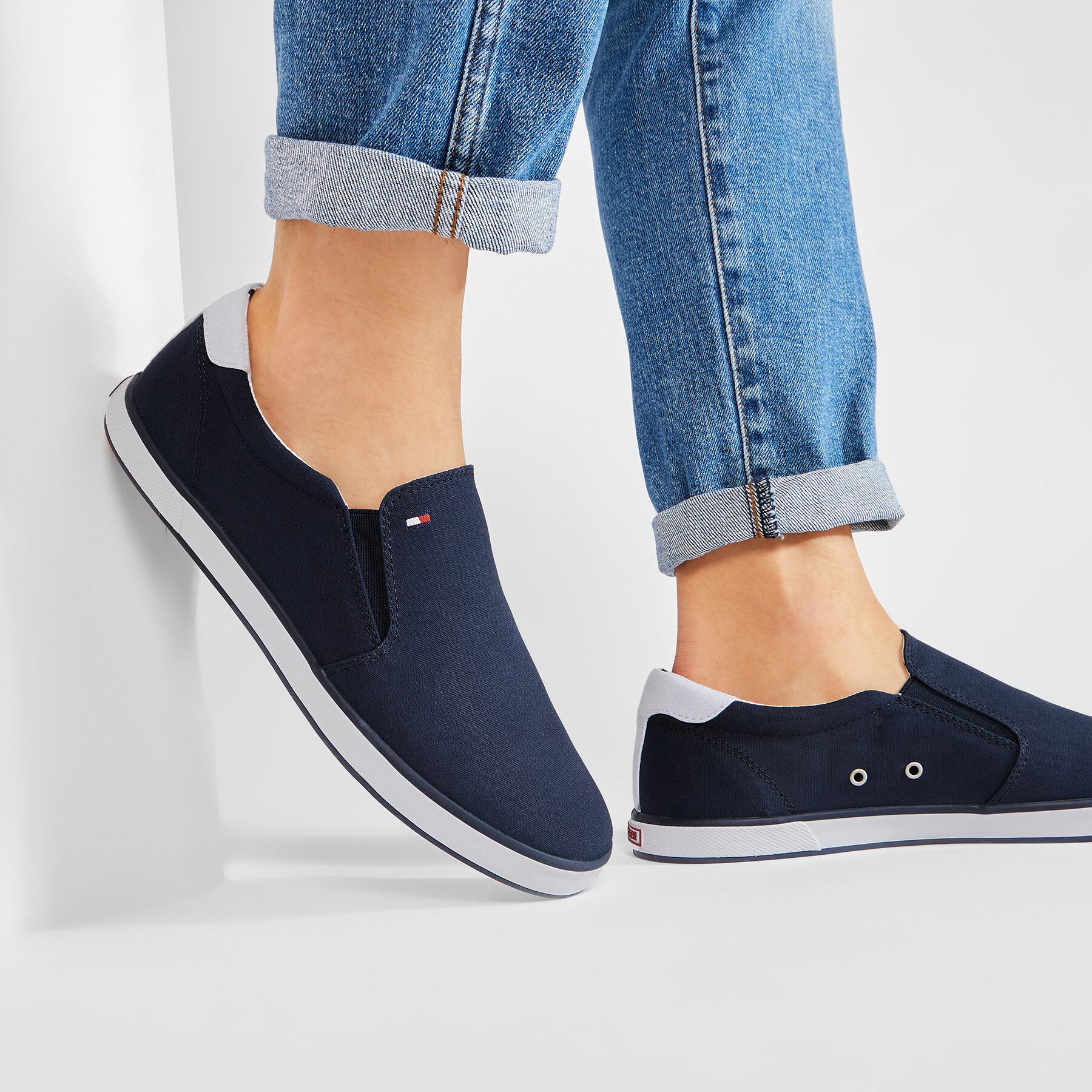 Tenisky Tommy Hilfiger Harlow 2D FM0FM00597 Tmavomodrá