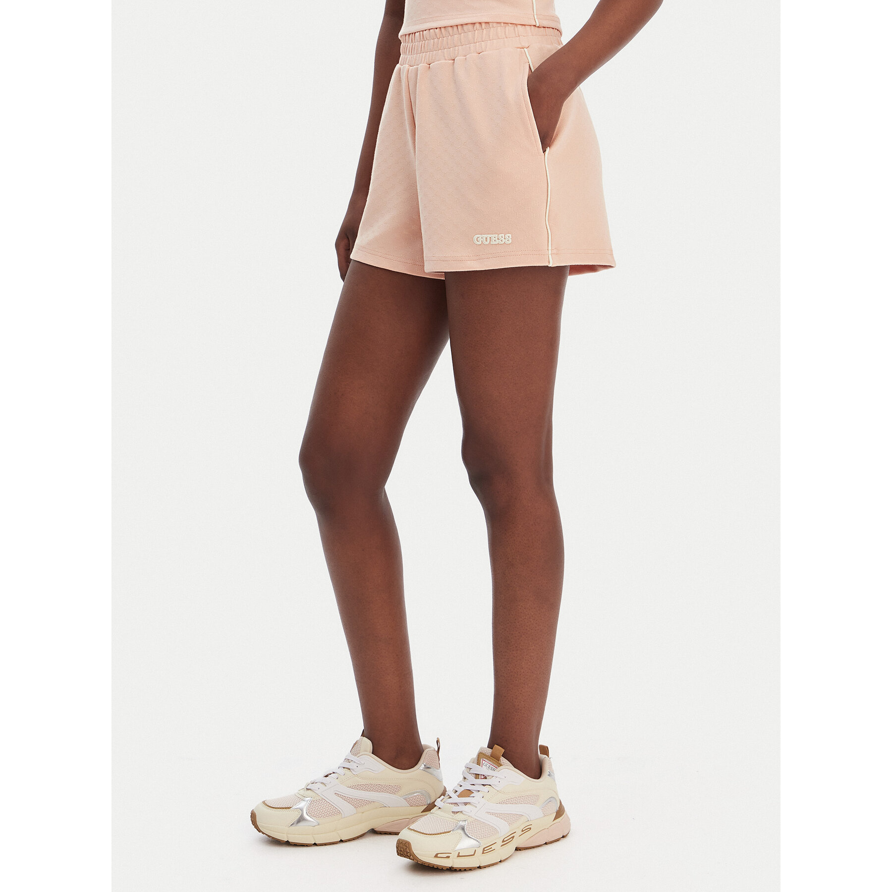 Guess Sportshorts V6GD08 K3004 Orange Relaxed Fit