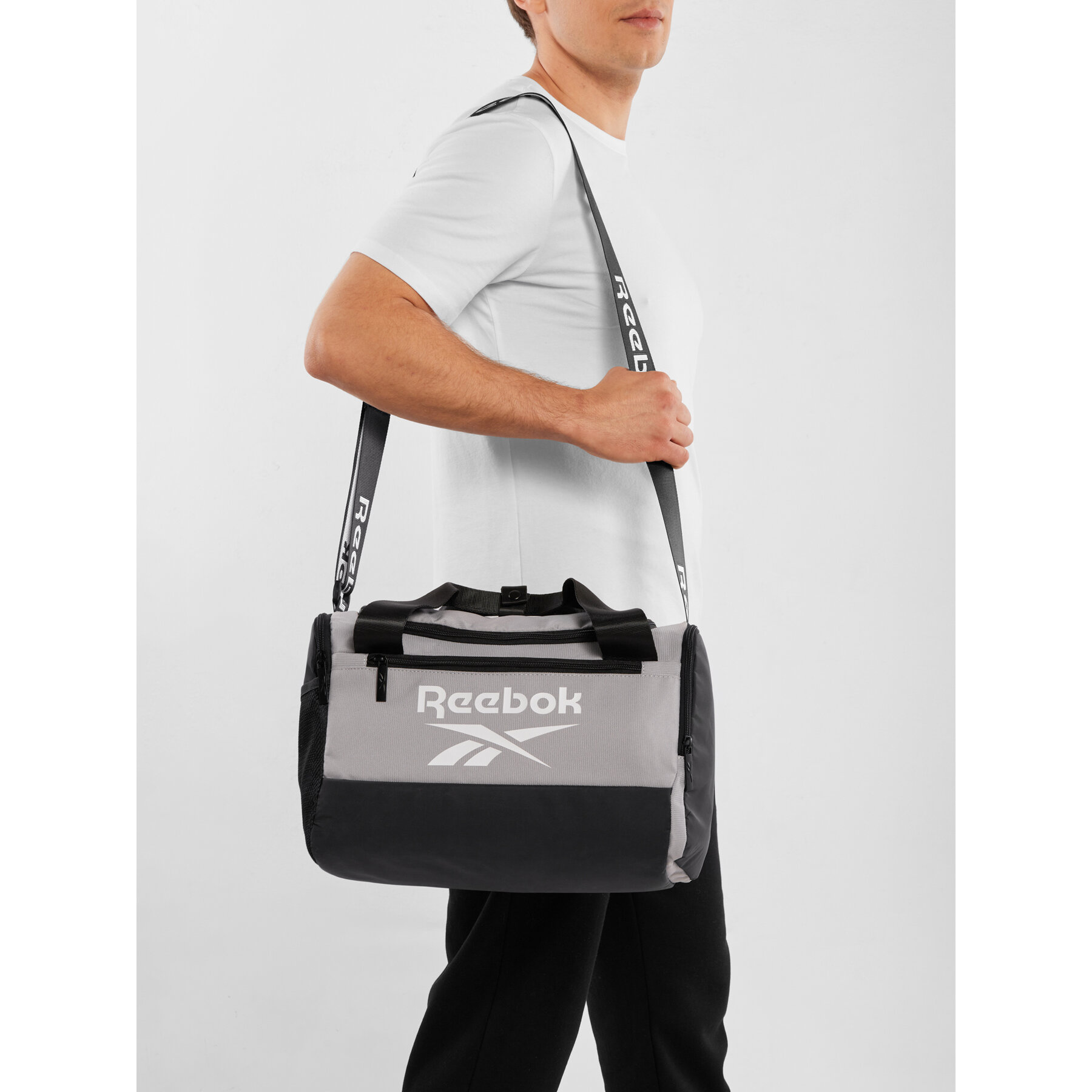Sportovní taška Reebok RBK-035-CCC-05 Šedá