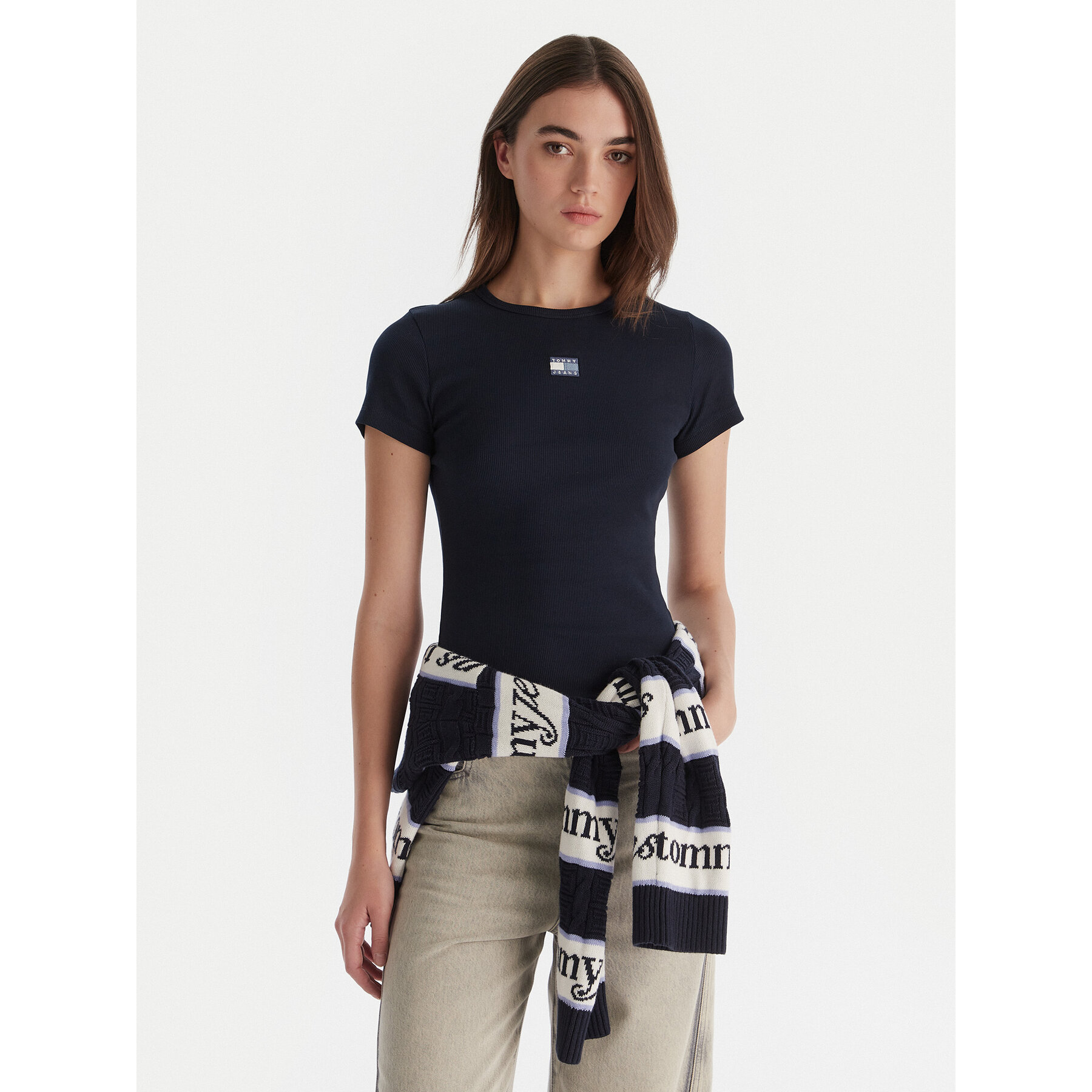 Tommy Jeans T-shirt Badge DW0DW17881 Tamnoplava Slim Fit