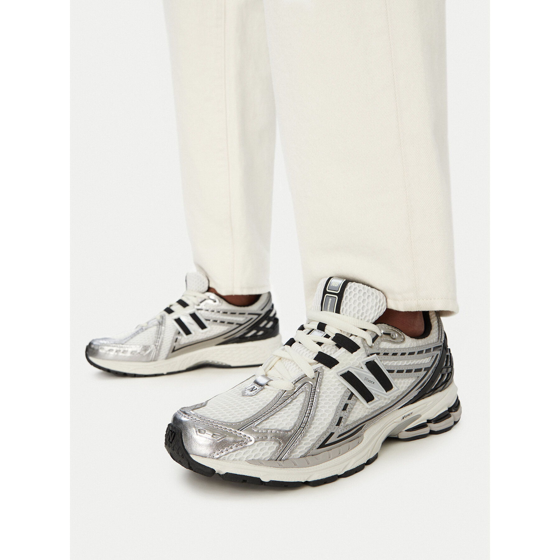 Сникърси New Balance M1906RER Бежов