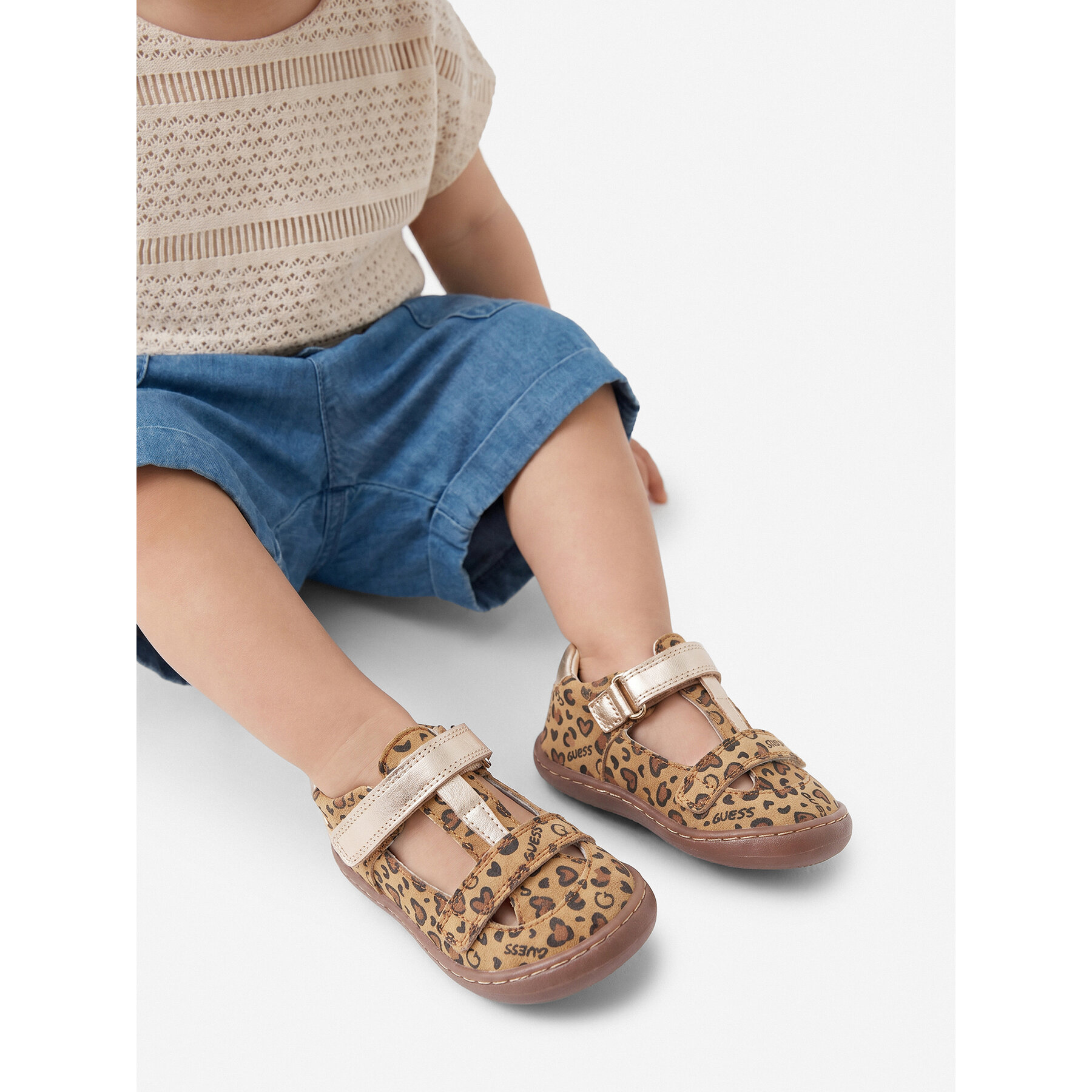 Poltopánky Guess CEO-BAN-018-12 Svetlo hnedá