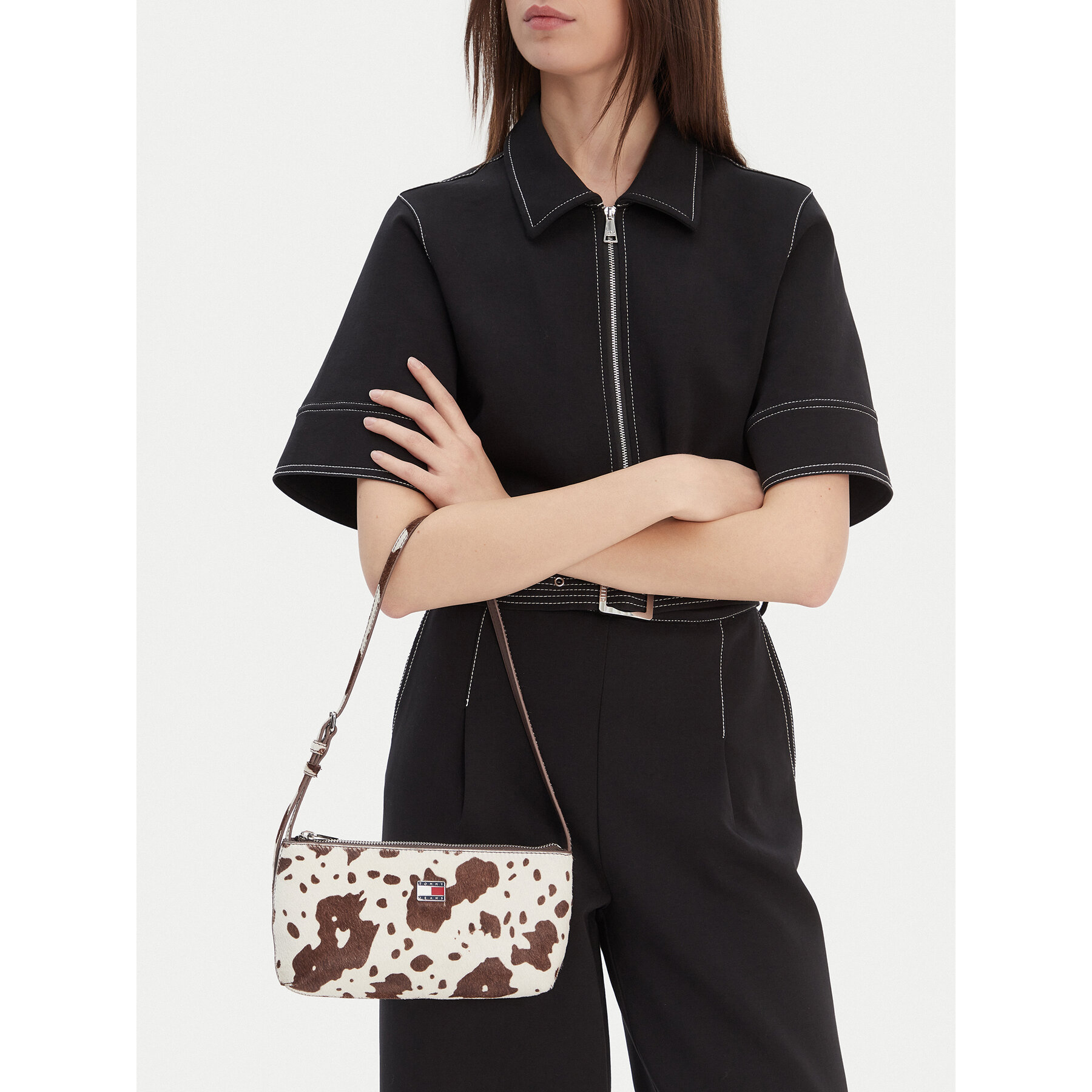 Torbica Tommy Jeans Tjw Must Cow Shoulder Bag AW0AW18061 Šarena