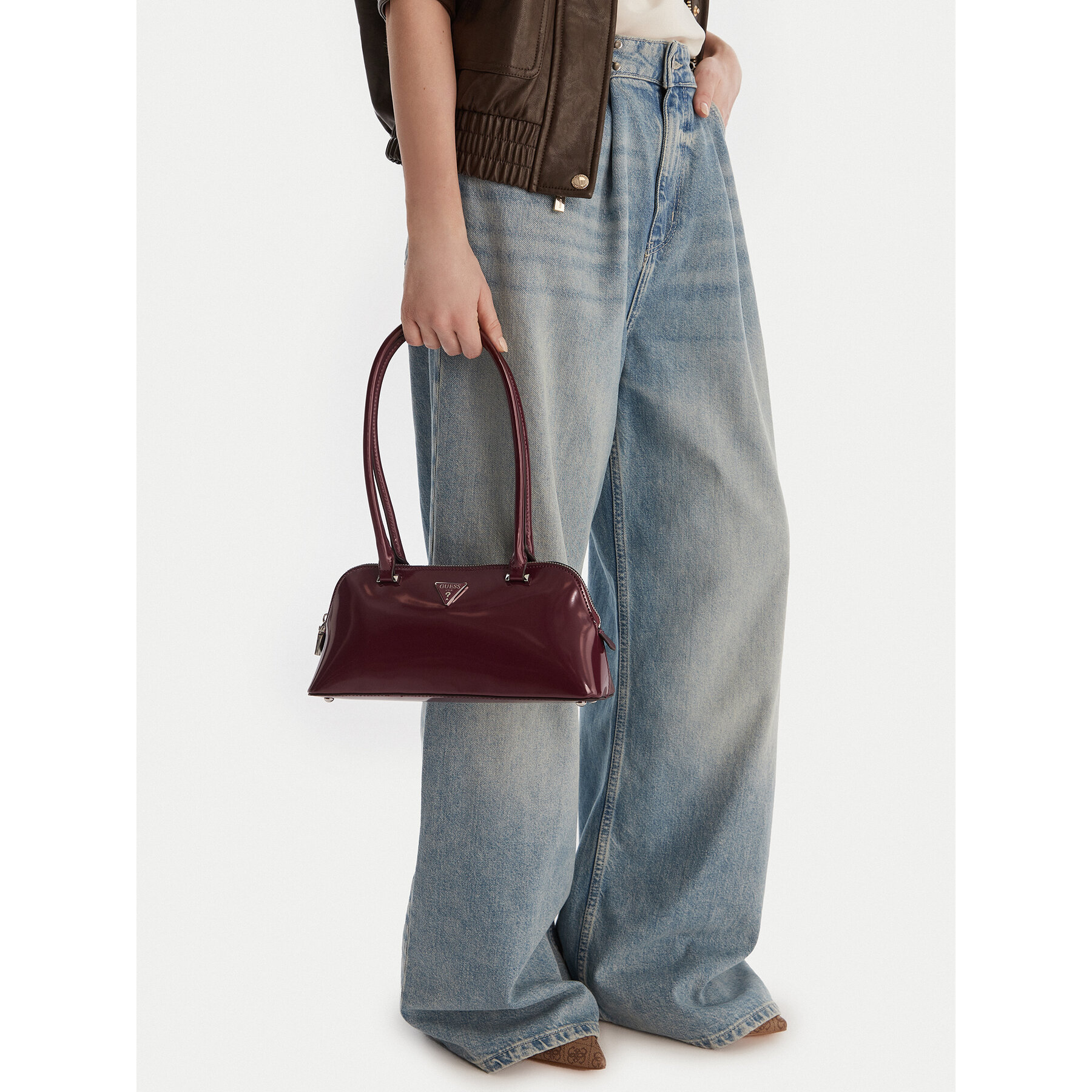 Дамска чанта Guess Arnela HWNY94 96080 Бордо