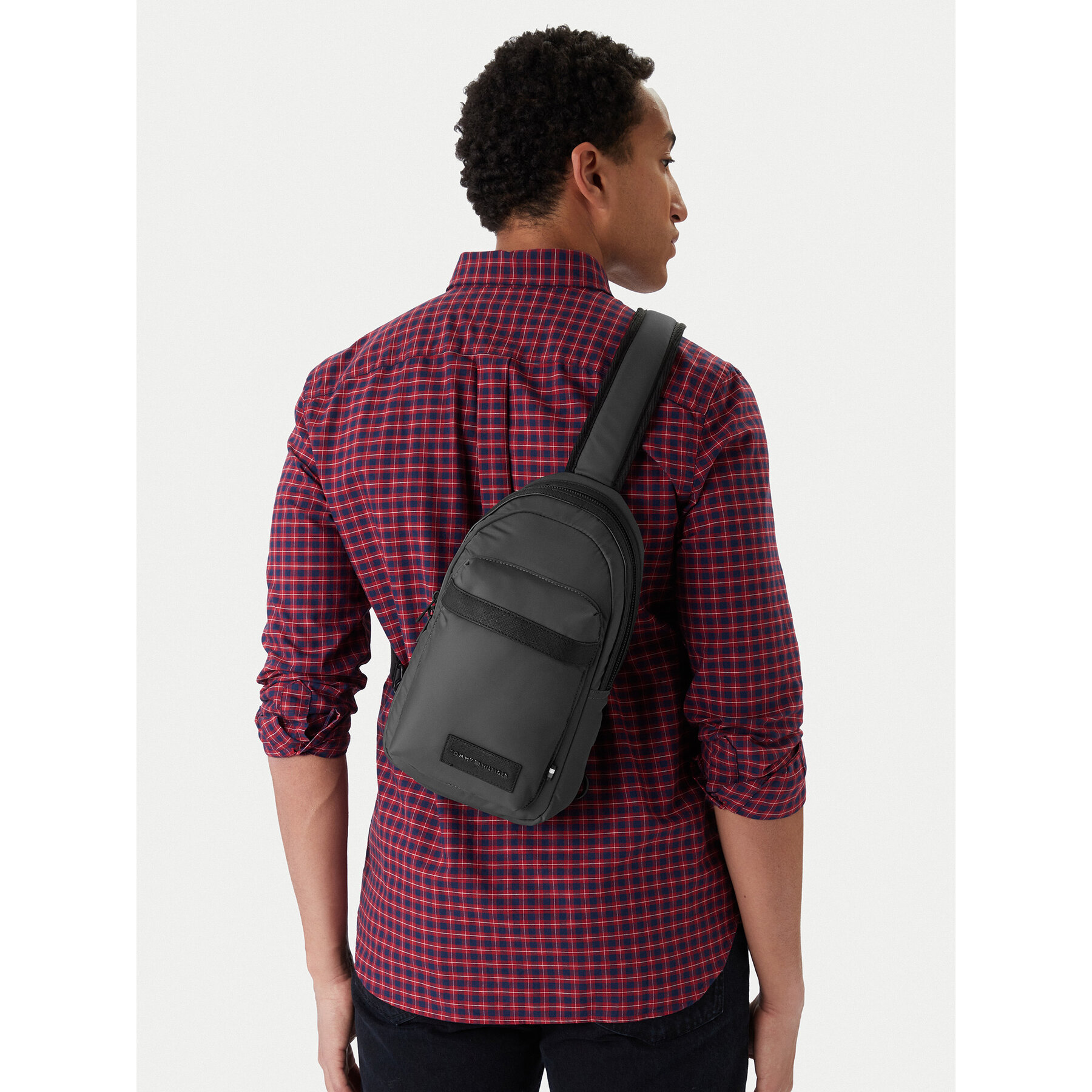 Мъжка чантичка Tommy Hilfiger Th Repreve Slingpack AM0AM14026 Сив