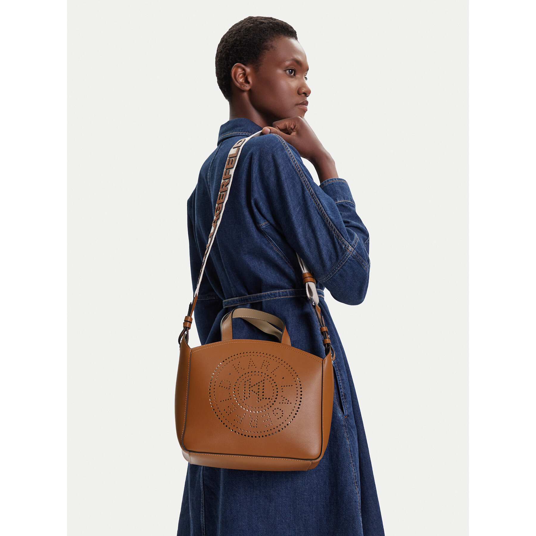 Дамска чанта KARL LAGERFELD A1W30058 Бежов