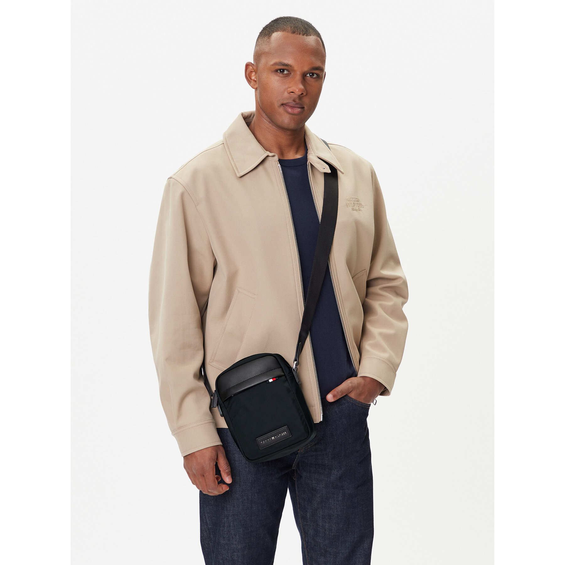 Τσαντάκι Tommy Hilfiger Th Nylon Mini Reporter AM0AM13618 Μαύρο