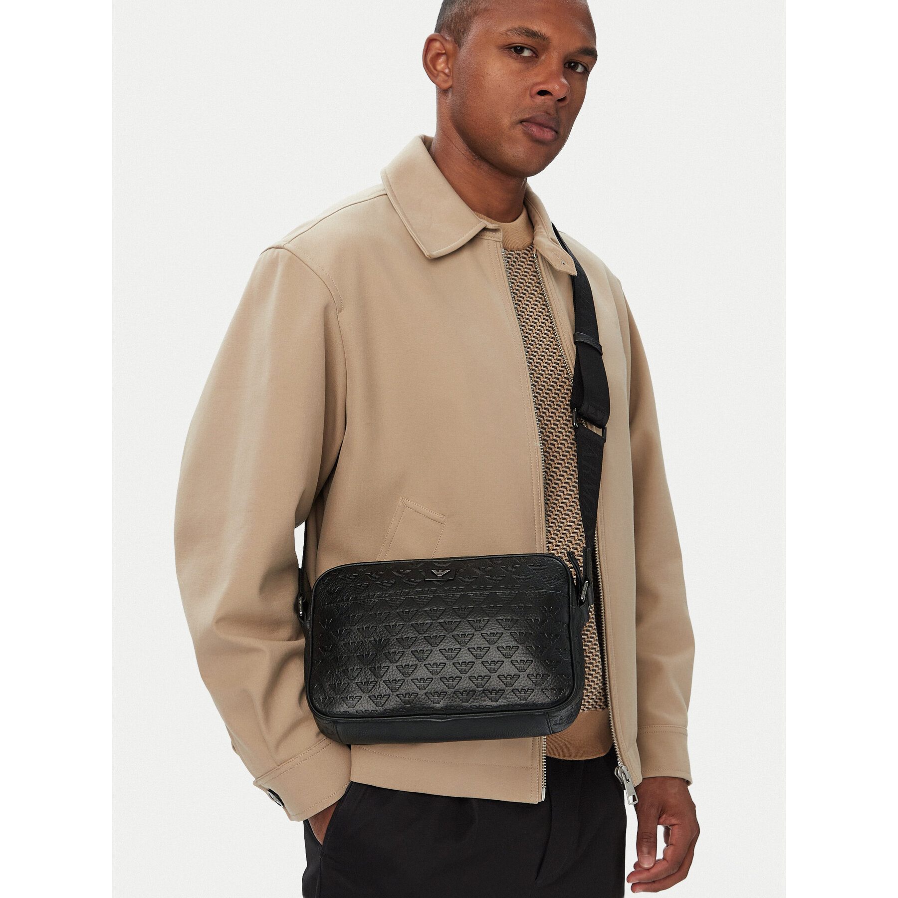 Crossover torbica Emporio Armani EM001682 AF14774 UC001 Crna