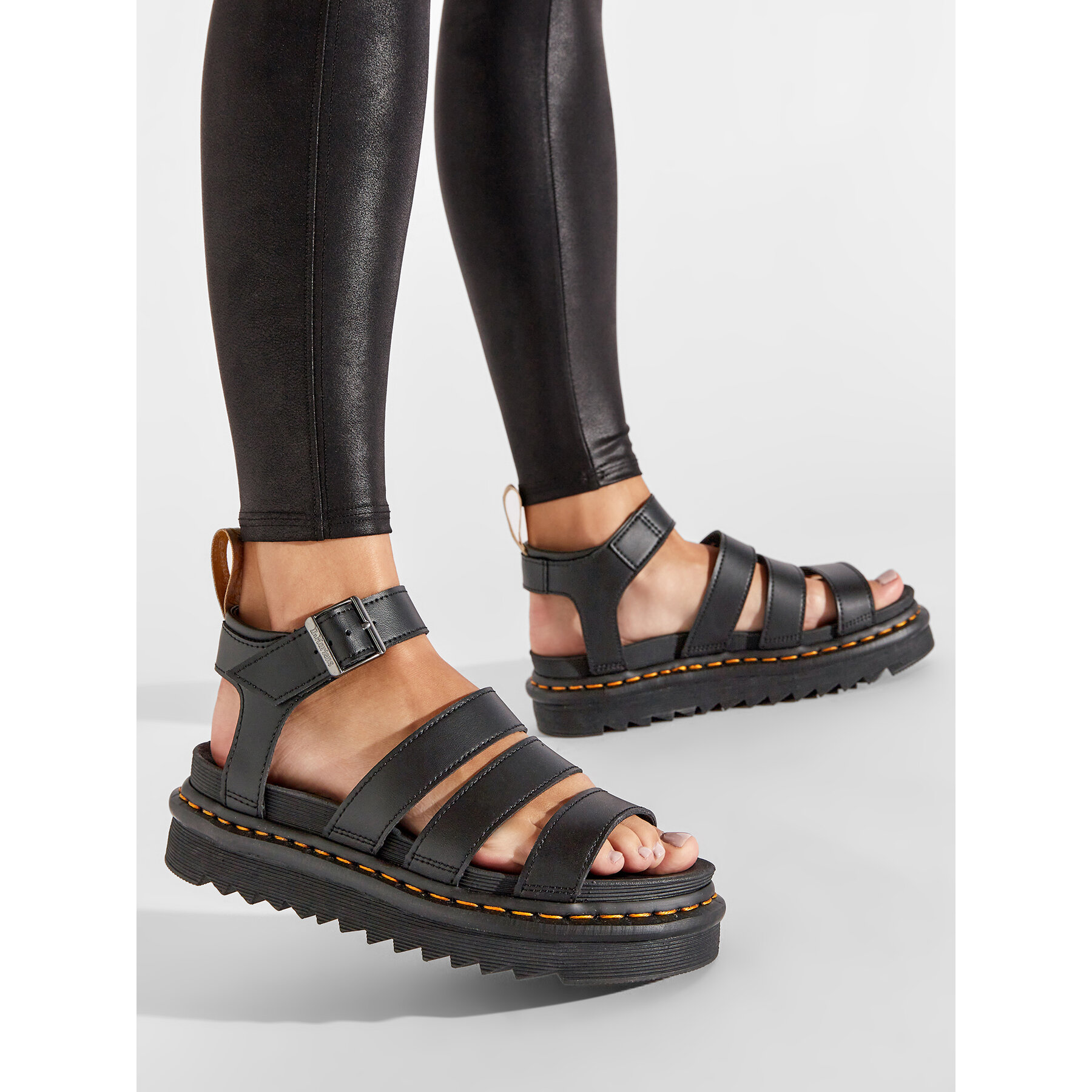 Sandale Dr. Martens V Blaire 23806001 Crna