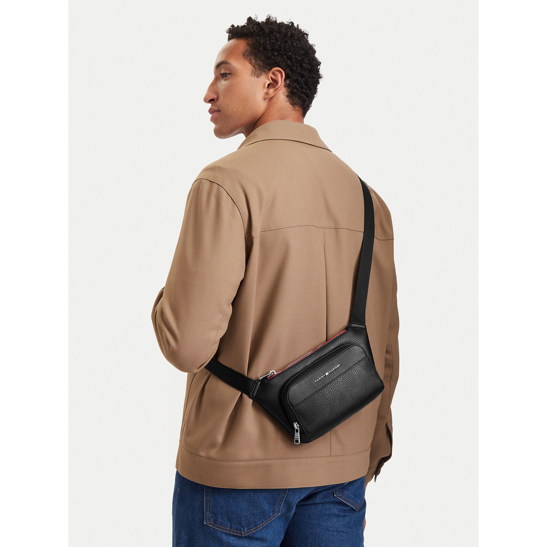 Ľadvinka Tommy Hilfiger Th Central Bumbag AM0AM14755 Čierna