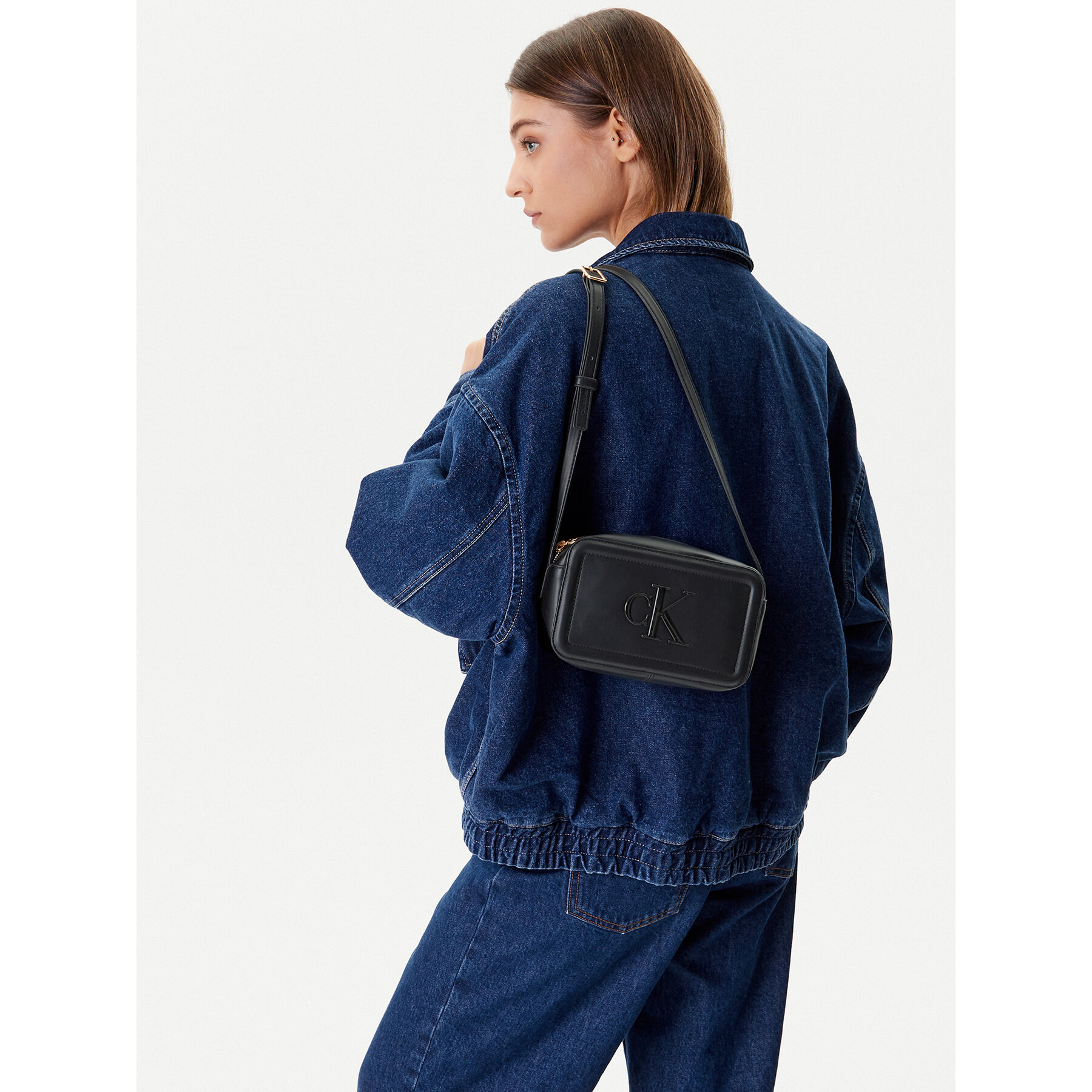 Kabelka Calvin Klein Bold Ck Camera Bag LV04F3220G Čierna