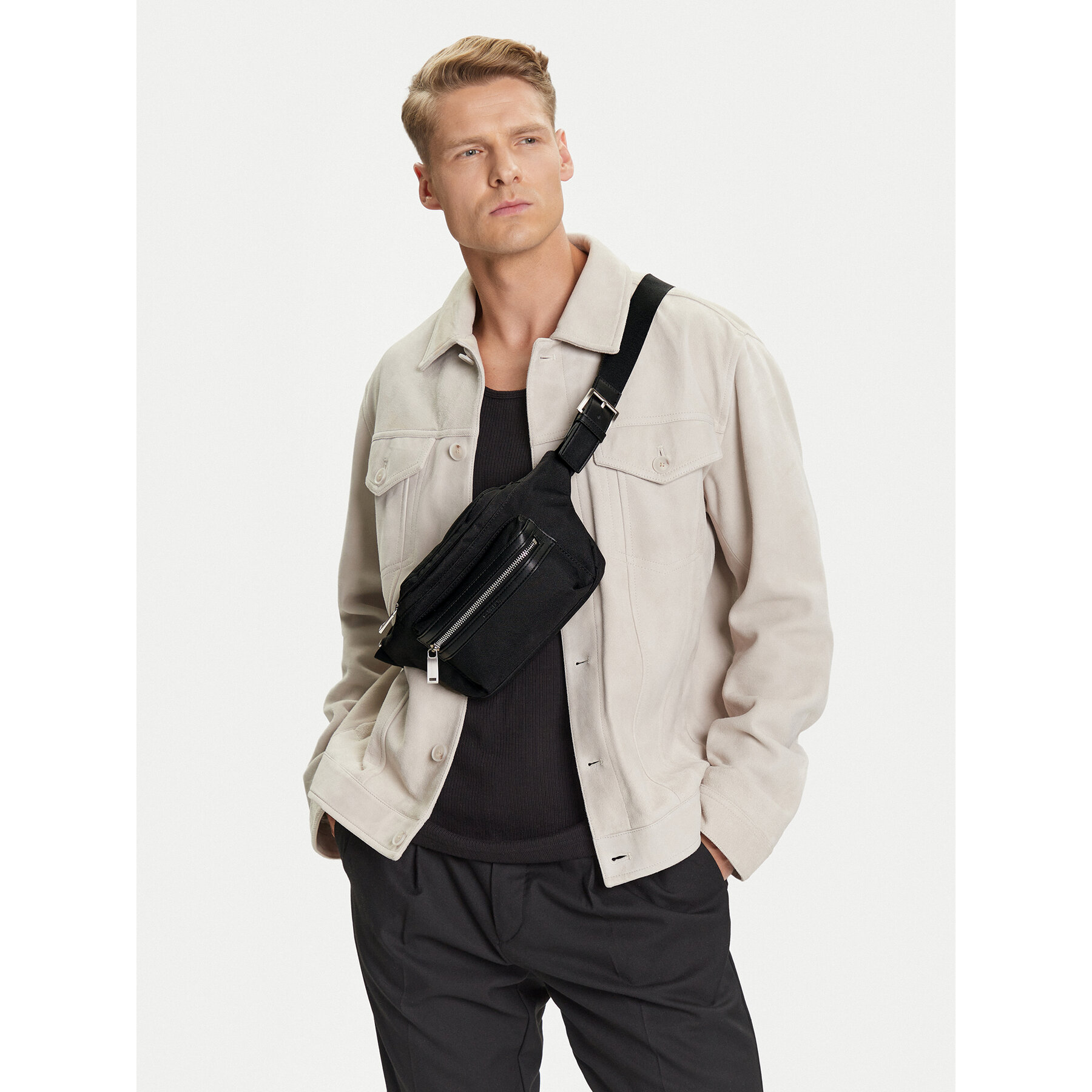 Чанта за кръст﻿ Calvin Klein Contrast Belt Bag LV04D3073G Черен