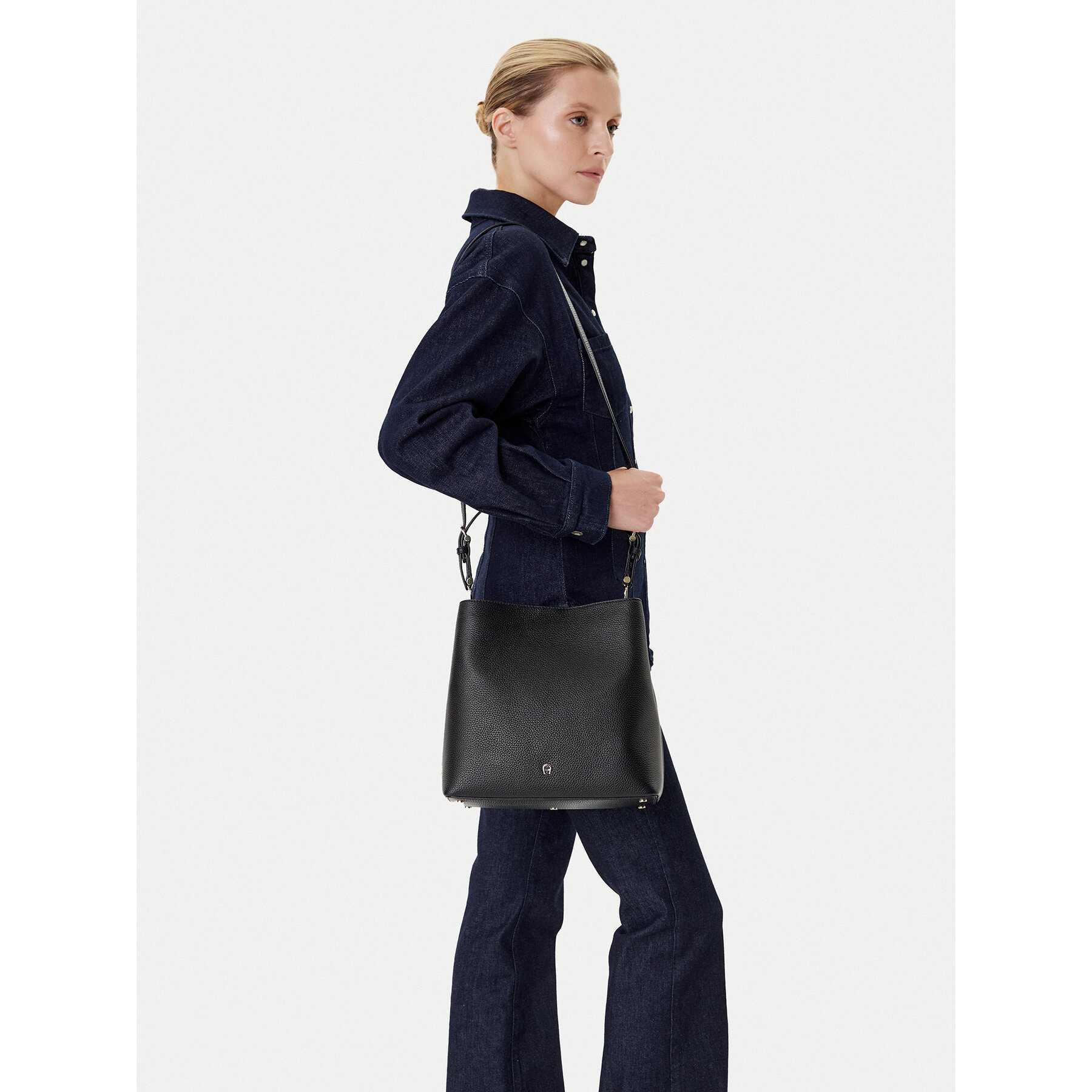 Geantă Aigner Delia M 136189 Negru