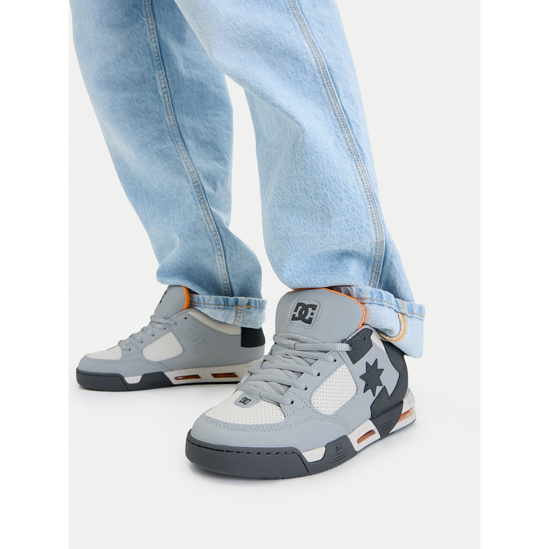 Sneakersy DC Shoes EO-COMMAND DC02220027 Sivá