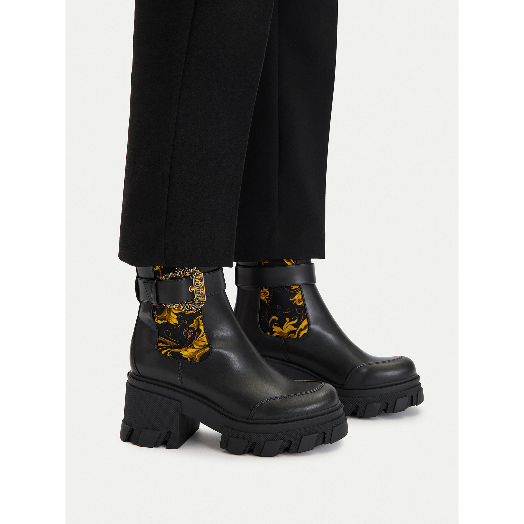 Škornji Versace Jeans Couture 79VA3S84 Črna