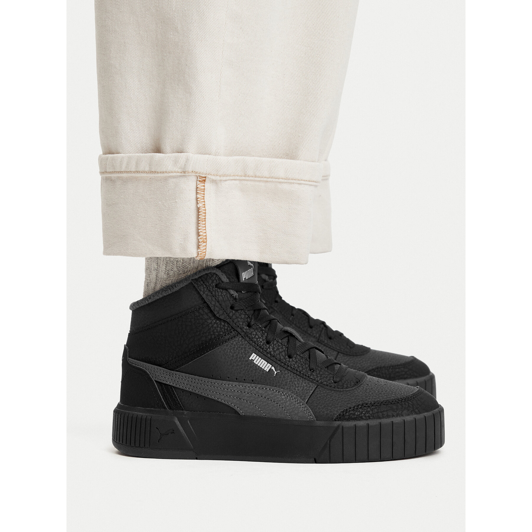 Сникърси Puma Carina Mia Mid WTR 403584 Черен