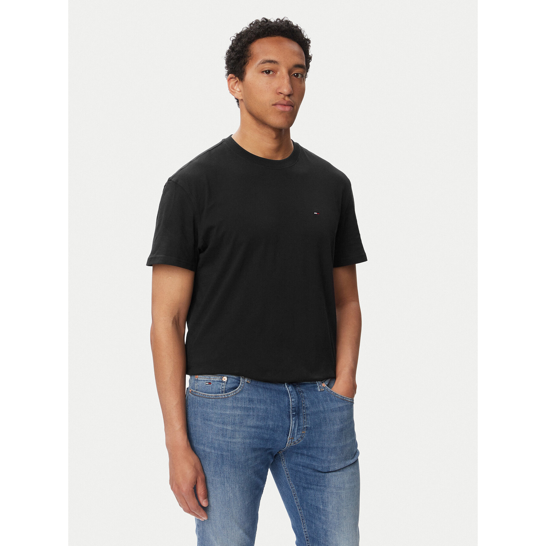 Tommy Jeans T-shirt Tjm Reg Sflag Ss Tee Ext DM0DM22504 Crna Regular Fit
