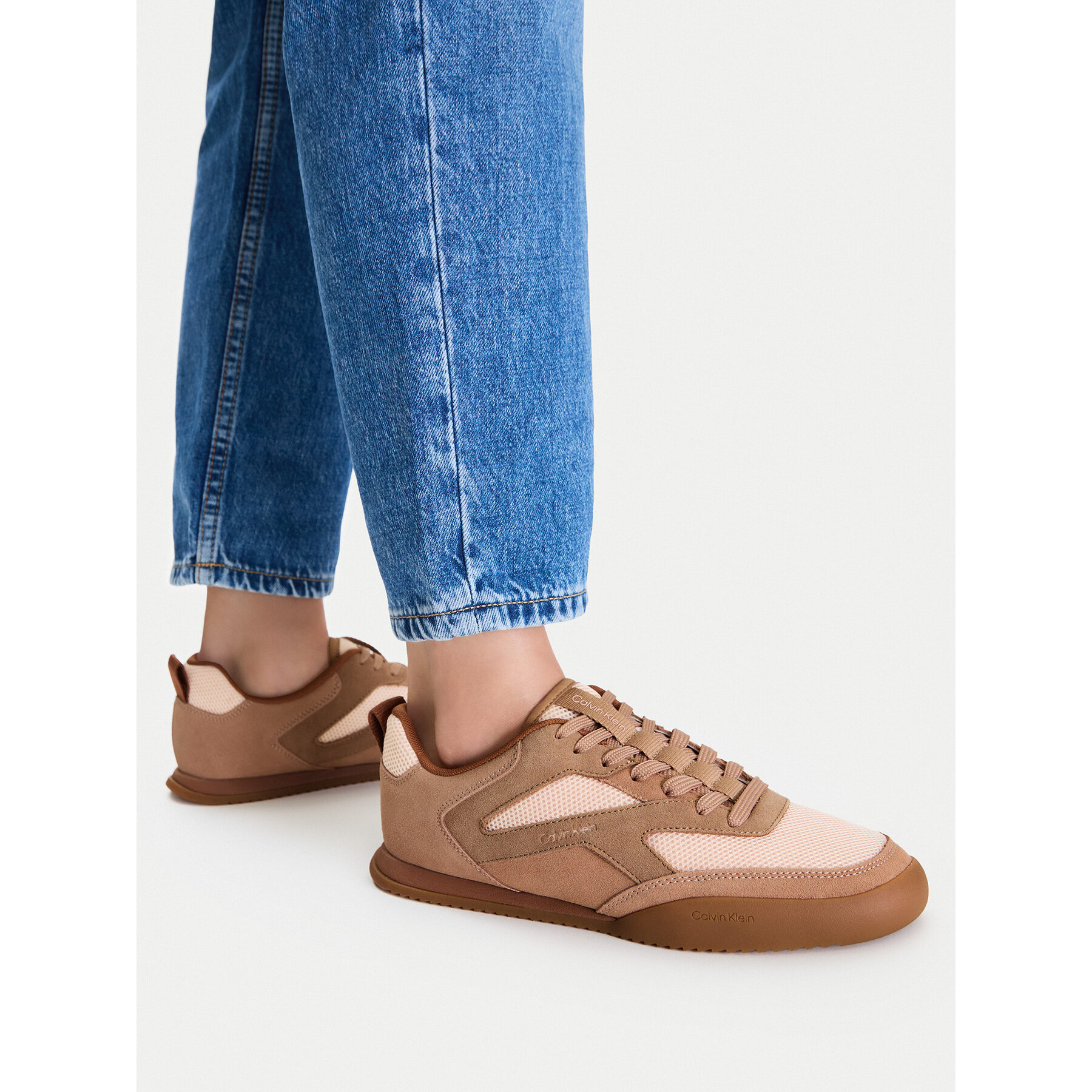 Sneakersy Calvin Klein Low Pro Runner Laceup Mesh Sue HW0HW03100 Hnědá