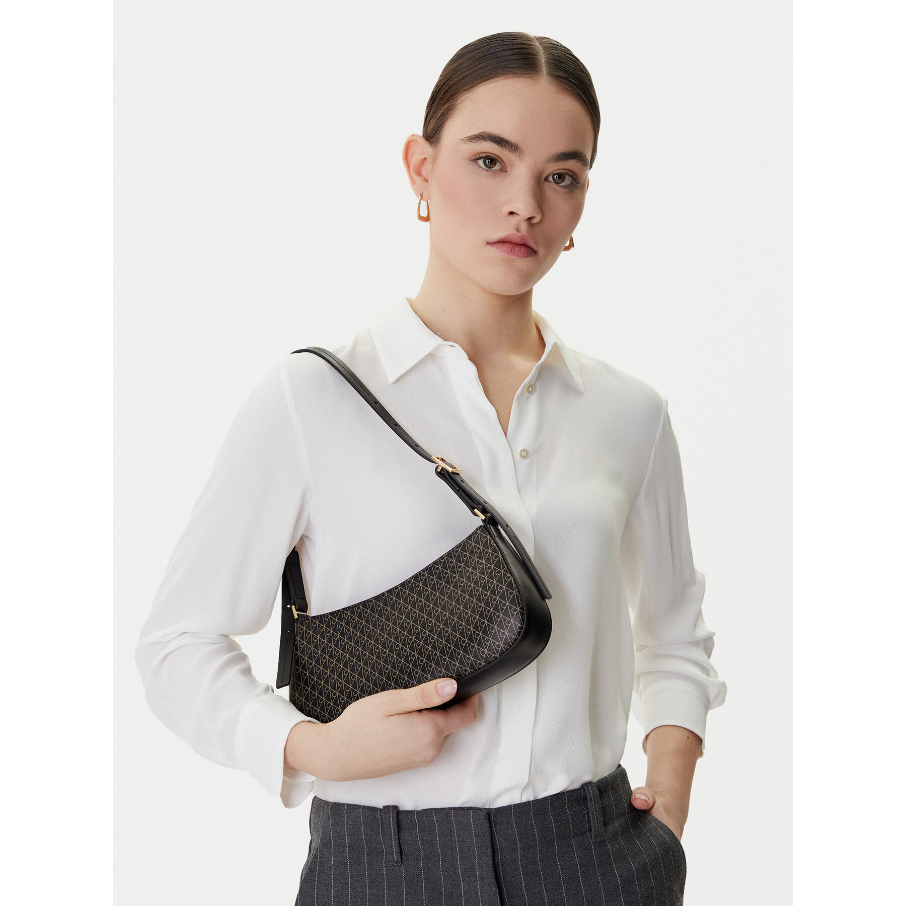 Geantă Calvin Klein Emblem Aop Small Shoulder Bag LV04F3324G Negru
