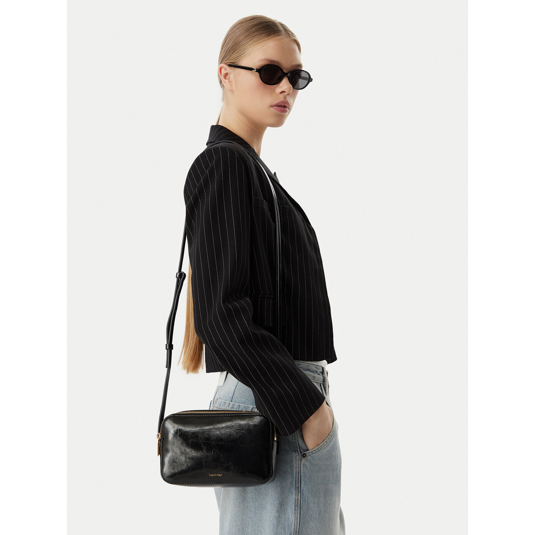 Torbica Calvin Klein Foil Logo Glossy  LV04F3539G Crna