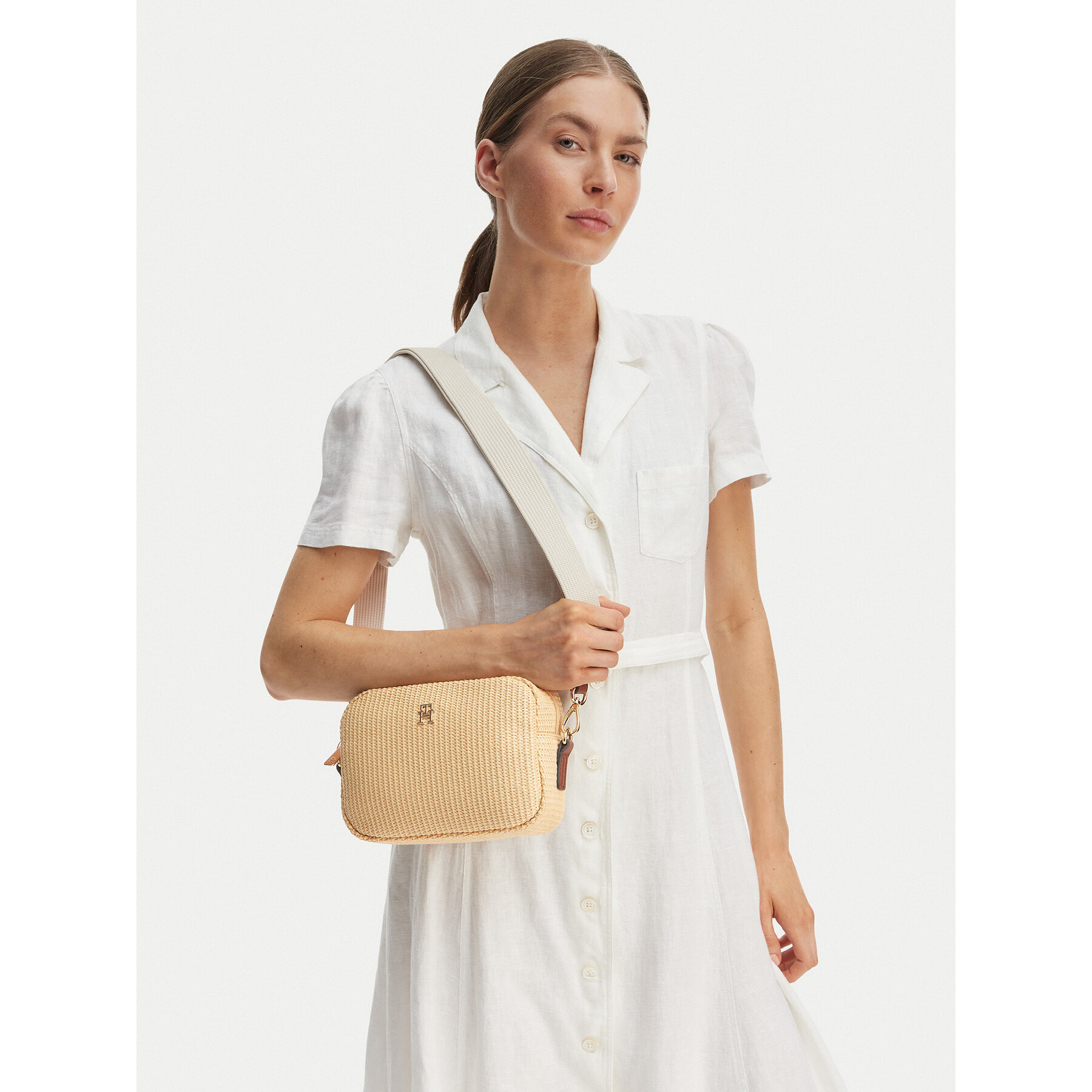 Kabelka Tommy Hilfiger Popette Camera Bag Raffia AW0AW18525 Béžová