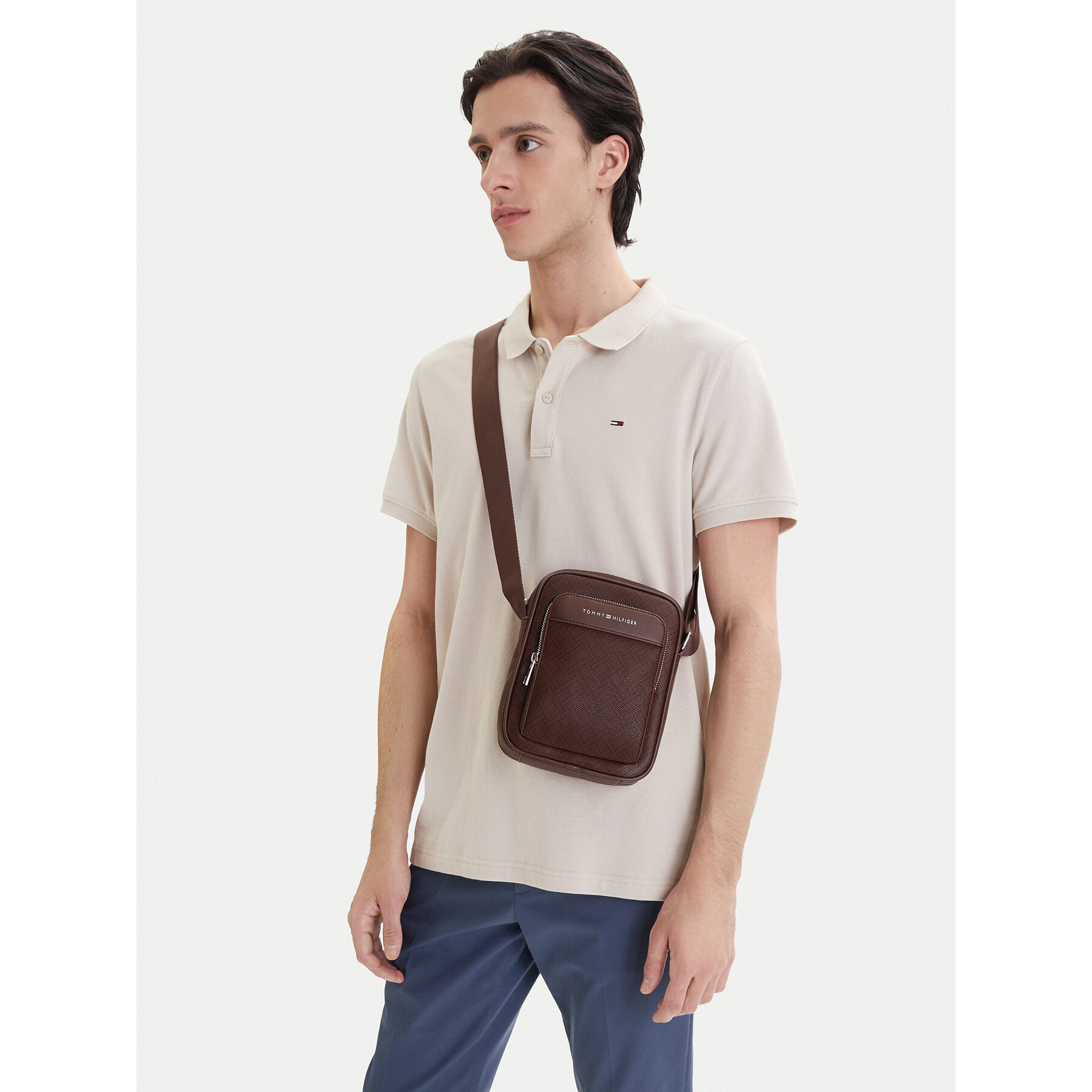 Τσαντάκι Tommy Hilfiger Th Flag Monogram Mini Reporter AM0AM14138 Καφέ